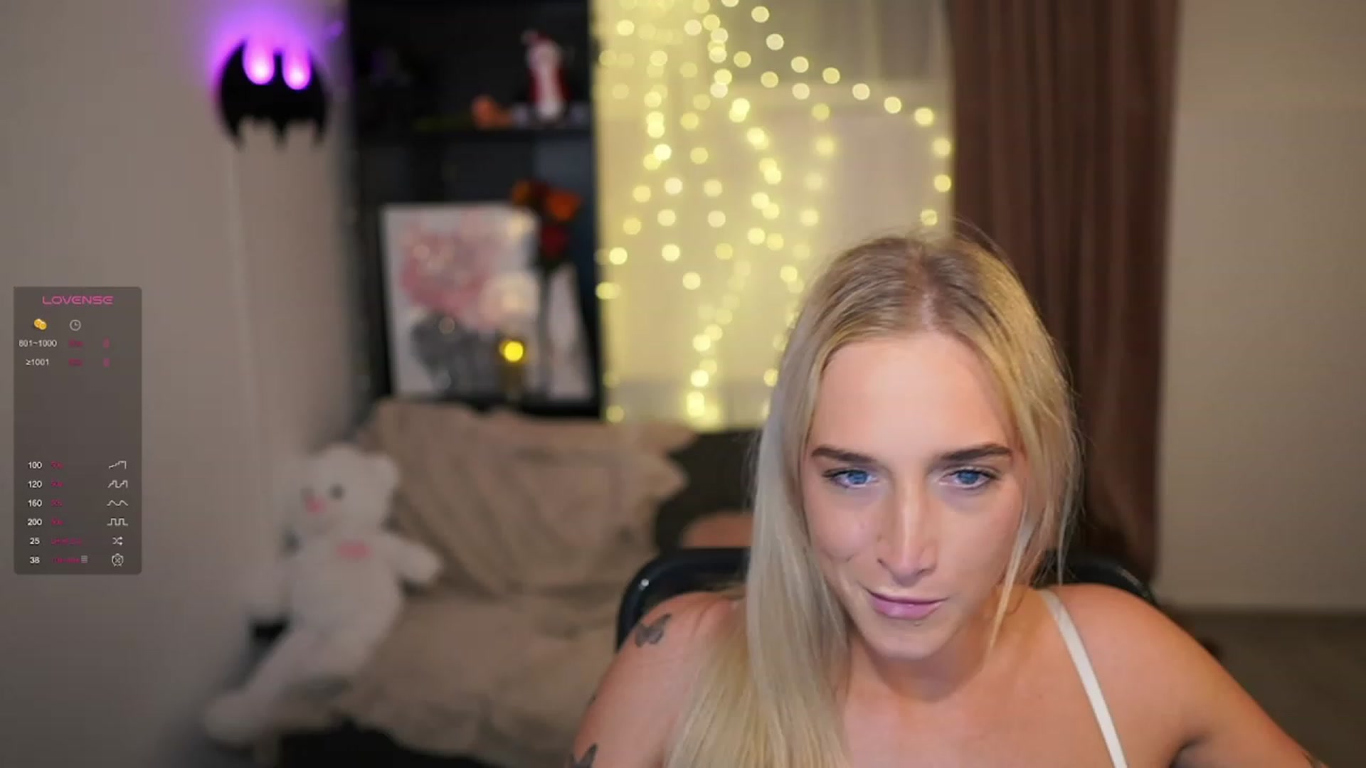 Gallery image thumbnail from NicoletteShea's myfreecams stream on, 12/15/2023, 17:44 image 3 of 20