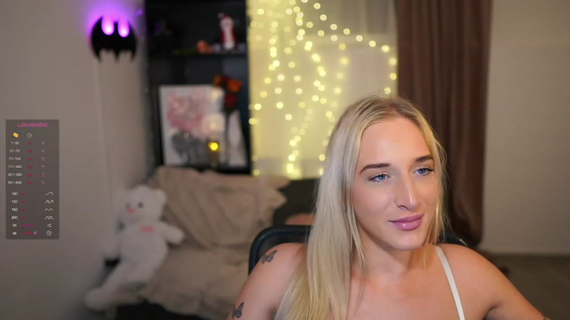Gallery image thumbnail from NicoletteShea's myfreecams stream on, 12/15/2023, 17:44 image 4 of 20