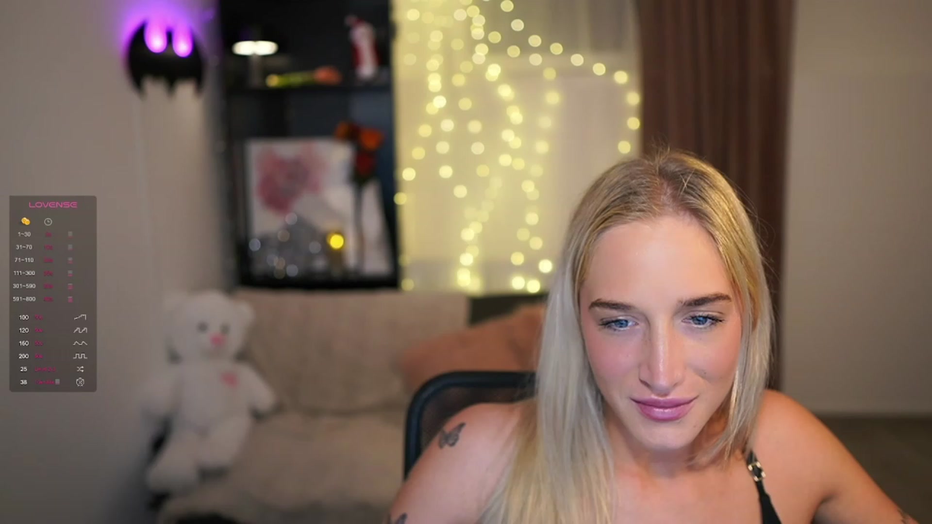 Gallery image thumbnail from NicoletteShea's myfreecams stream on, 12/18/2023, 16:49 image 5 of 20