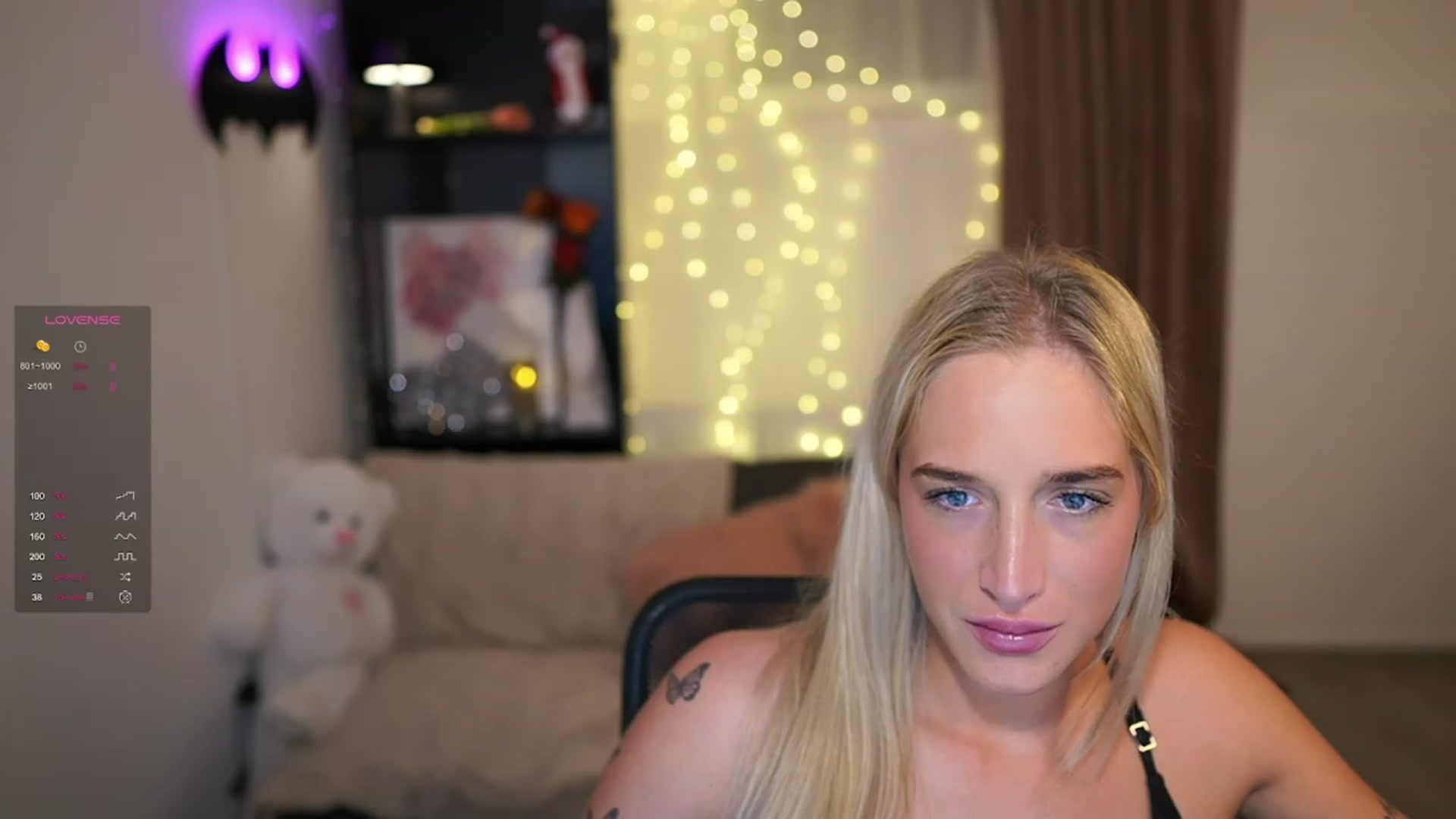 Gallery image thumbnail from NicoletteShea's myfreecams stream on, 12/18/2023, 16:49 image 17 of 20