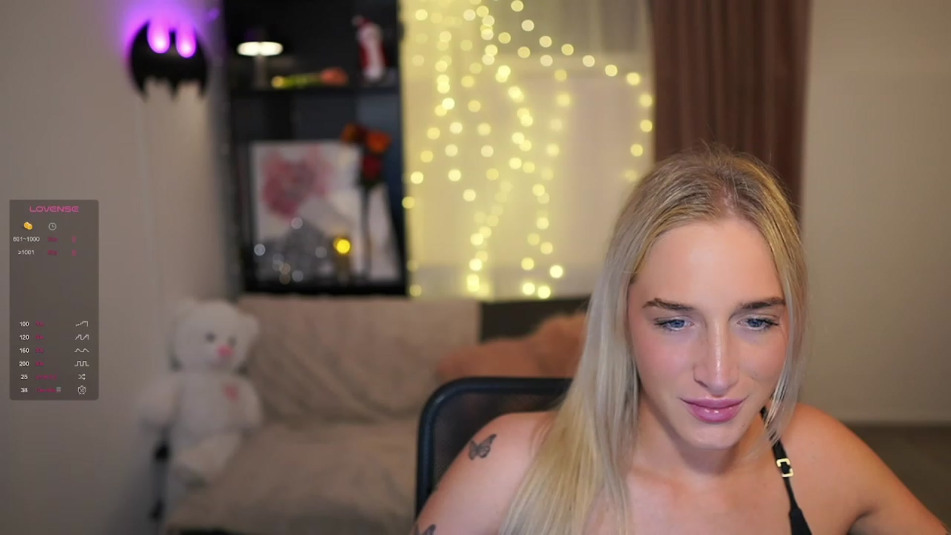 Gallery image thumbnail from NicoletteShea's myfreecams stream on, 12/18/2023, 17:25 image 6 of 20