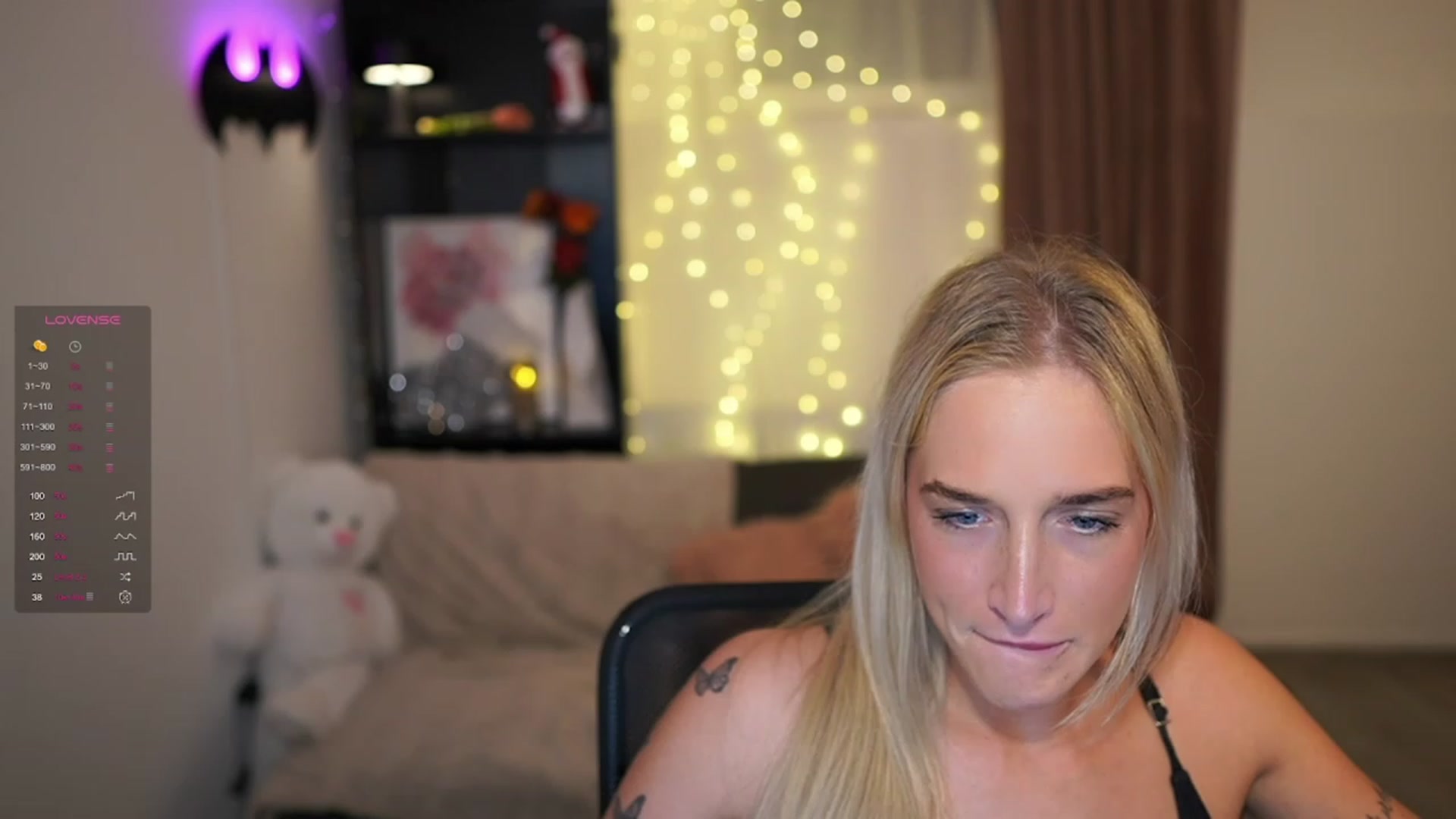 Gallery image thumbnail from NicoletteShea's myfreecams stream on, 12/18/2023, 17:25 image 18 of 20