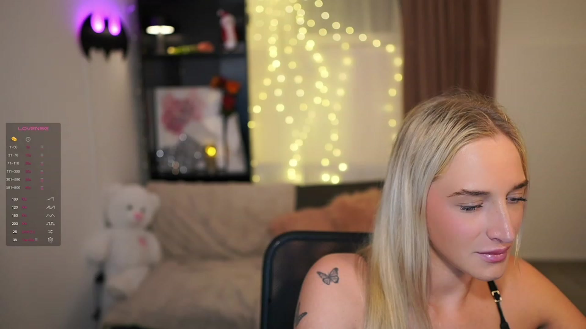 Gallery image thumbnail from NicoletteShea's myfreecams stream on, 12/18/2023, 17:25 image 8 of 20
