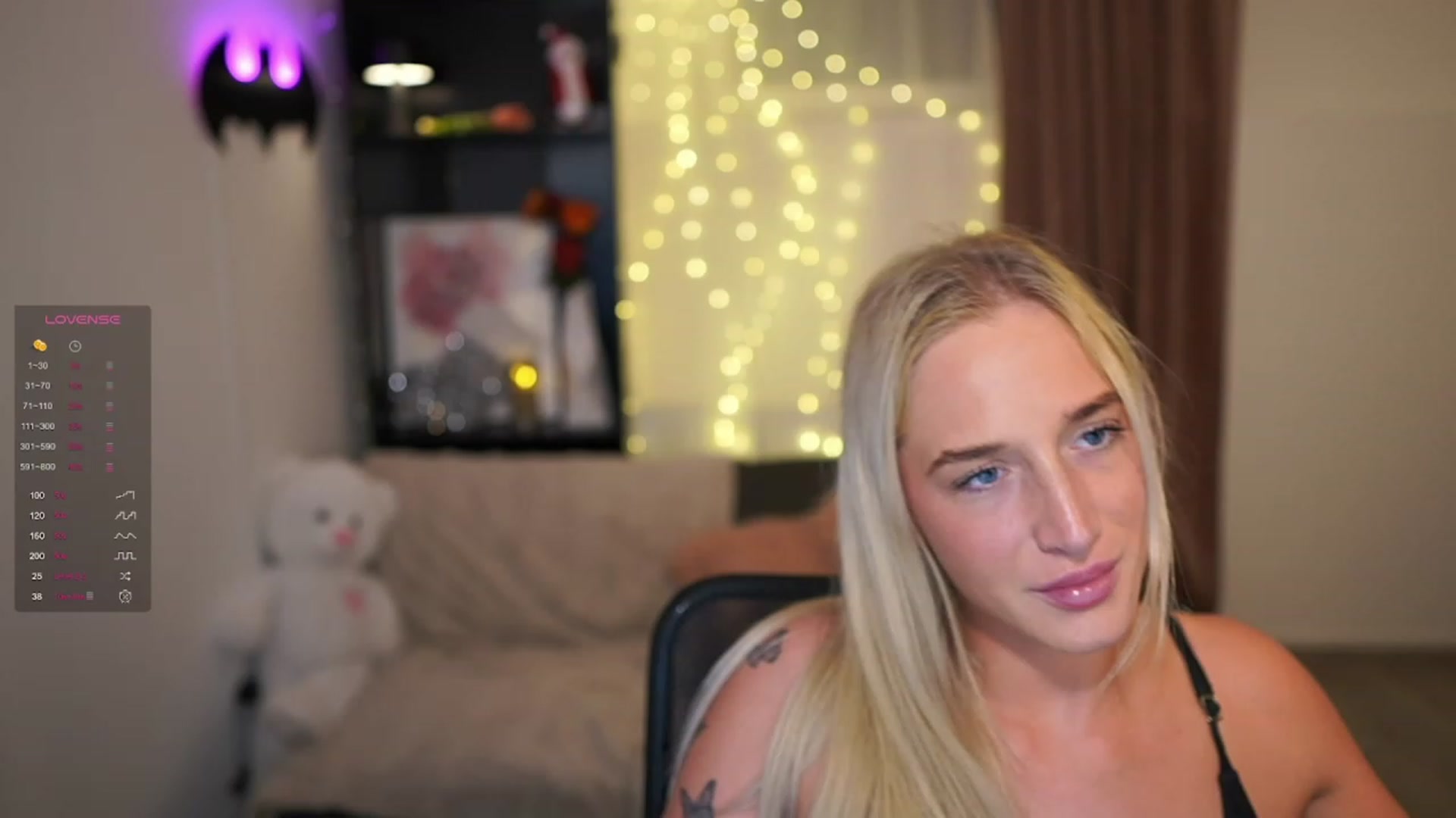 Gallery image thumbnail from NicoletteShea's myfreecams stream on, 12/18/2023, 17:25 image 4 of 20