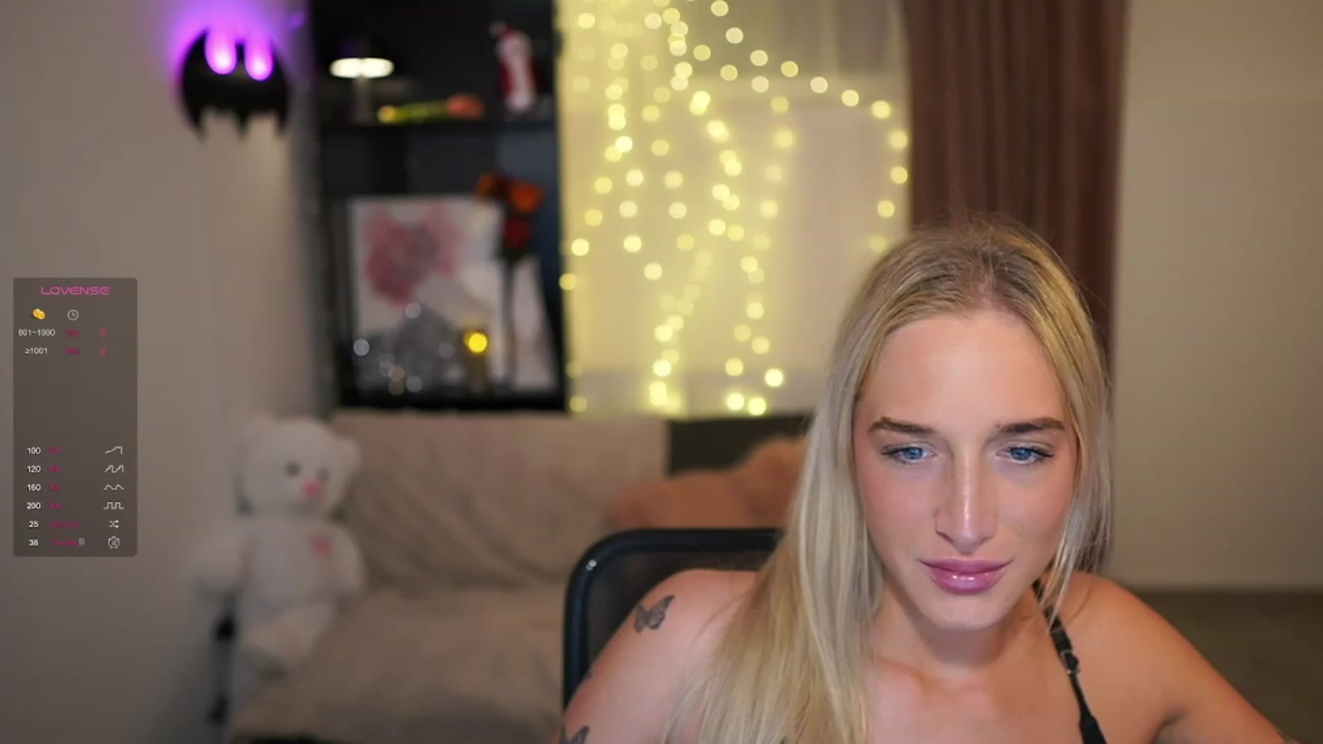 Gallery image thumbnail from NicoletteShea's myfreecams stream on, 12/18/2023, 17:25 image 15 of 20