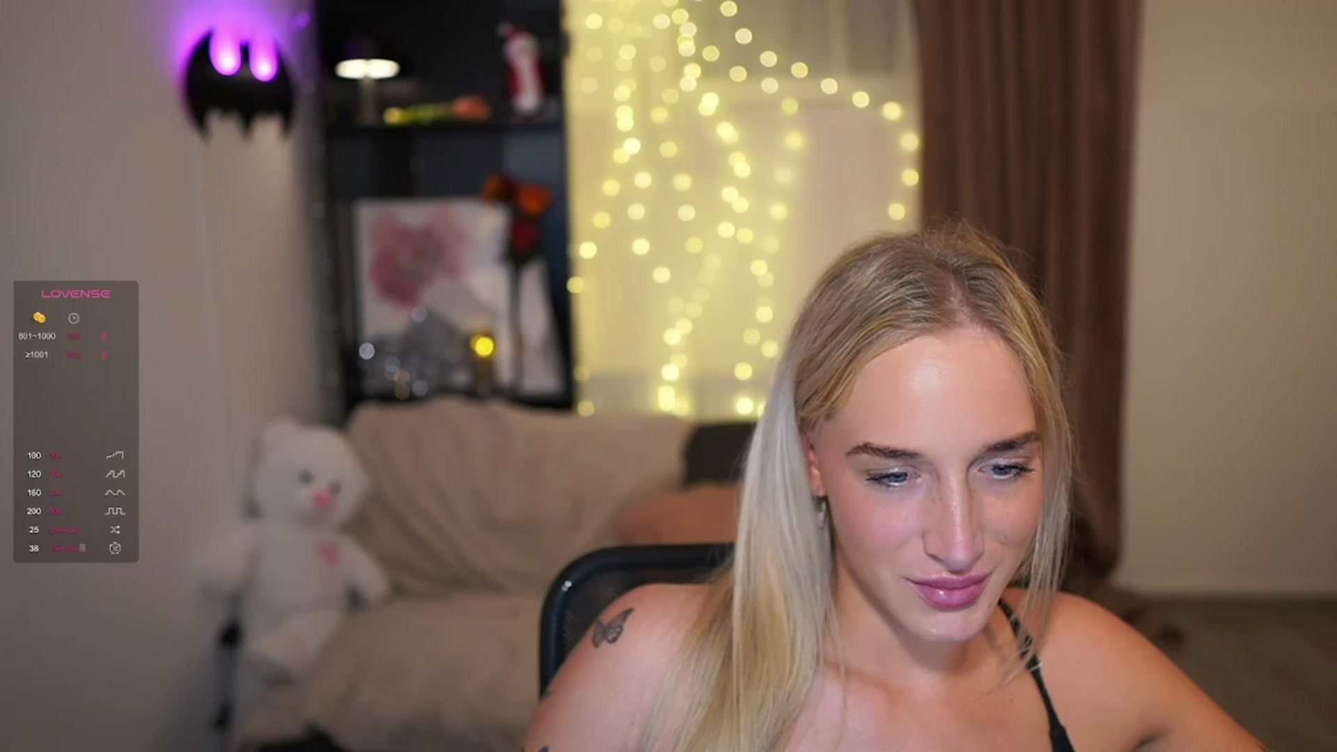 Gallery image thumbnail from NicoletteShea's myfreecams stream on, 12/18/2023, 19:40 image 4 of 20
