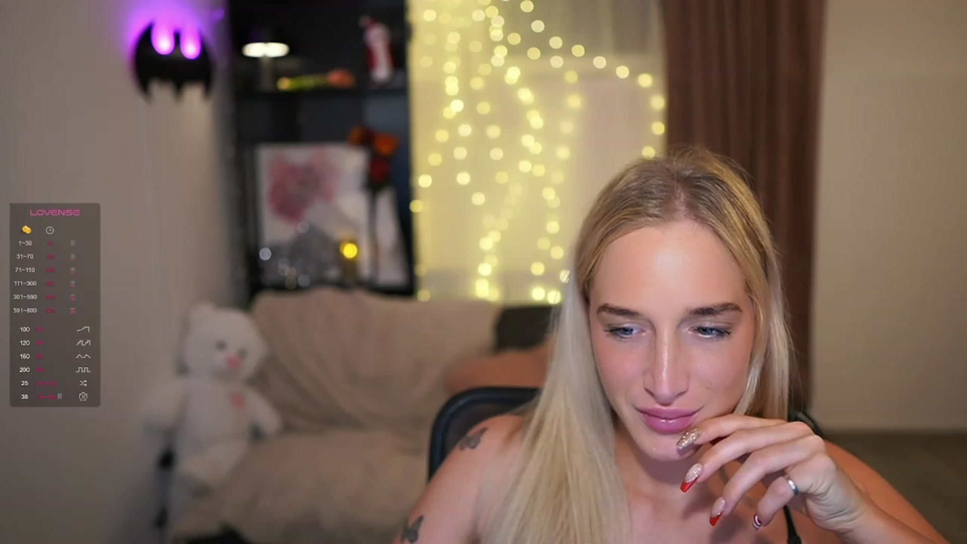Gallery image thumbnail from NicoletteShea's myfreecams stream on, 12/18/2023, 19:40 image 5 of 20