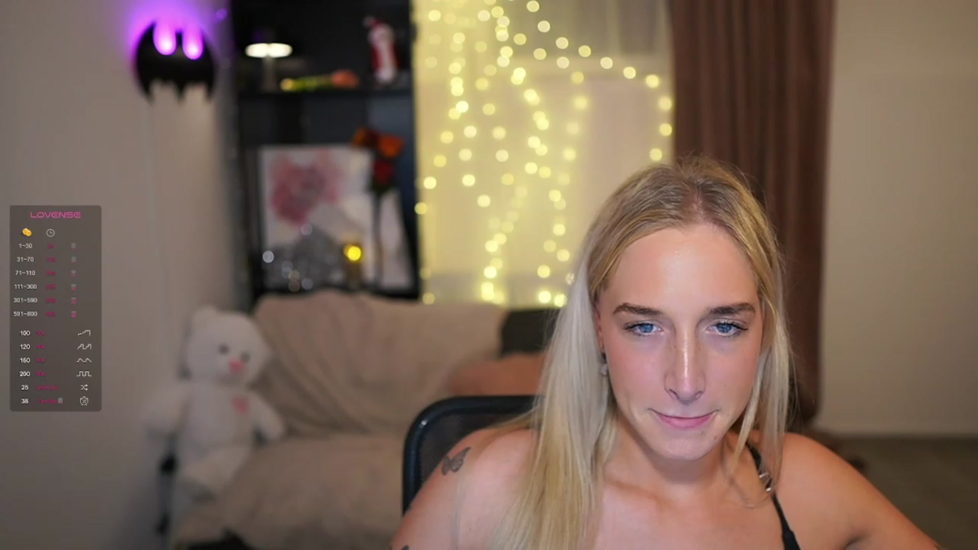 Gallery image thumbnail from NicoletteShea's myfreecams stream on, 12/18/2023, 19:40 image 7 of 20