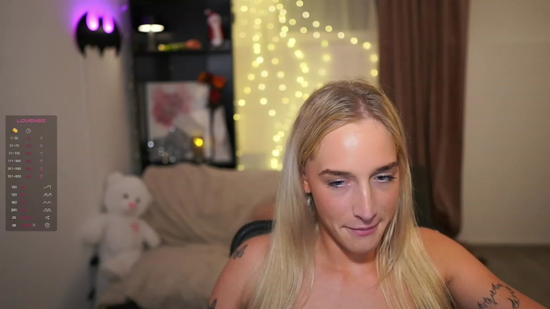 Gallery image thumbnail from NicoletteShea's myfreecams stream on, 12/18/2023, 19:40 image 13 of 20