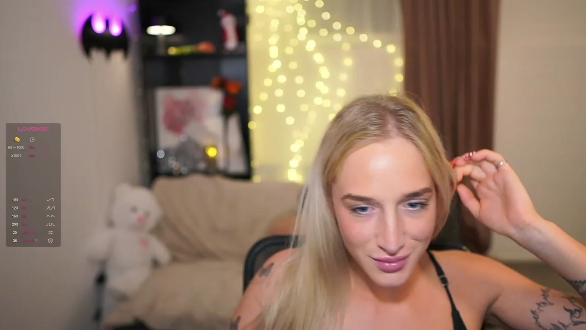 Gallery image thumbnail from NicoletteShea's myfreecams stream on, 12/18/2023, 19:40 image 14 of 20
