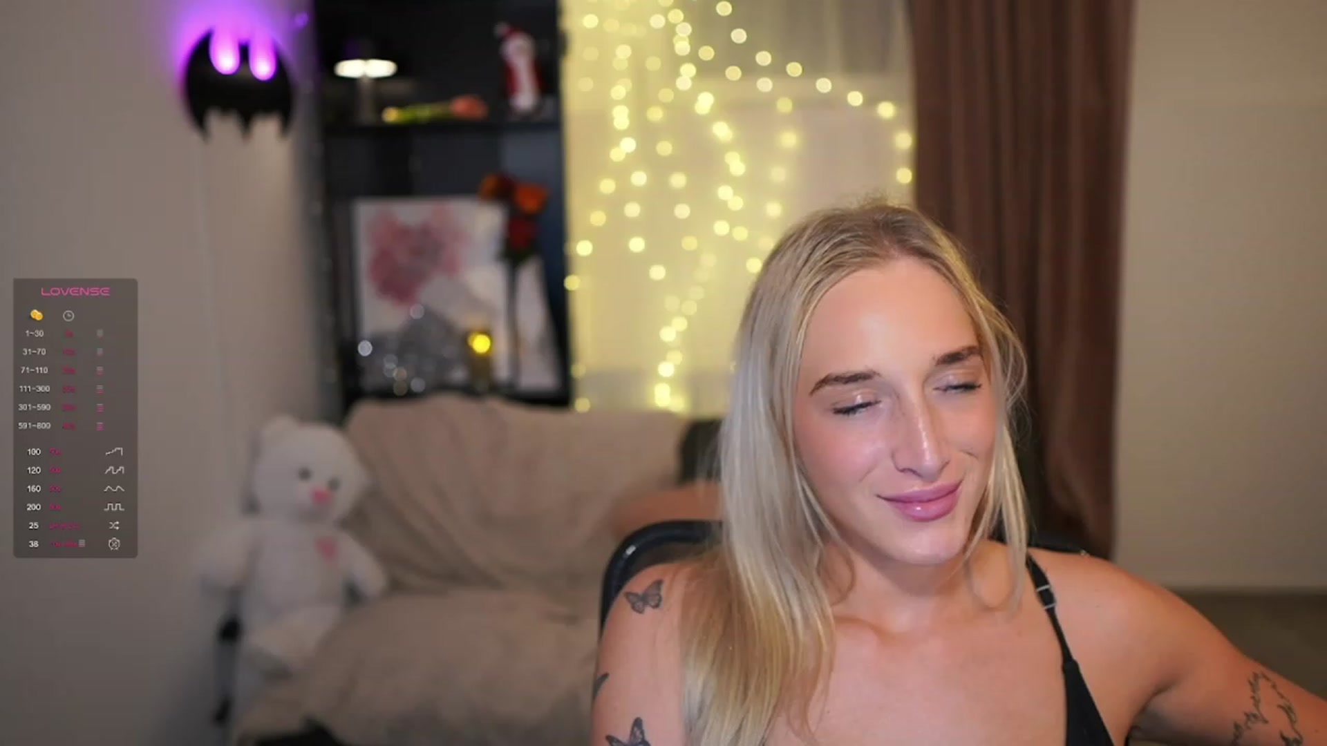 Gallery image thumbnail from NicoletteShea's myfreecams stream on, 12/18/2023, 19:40 image 17 of 20