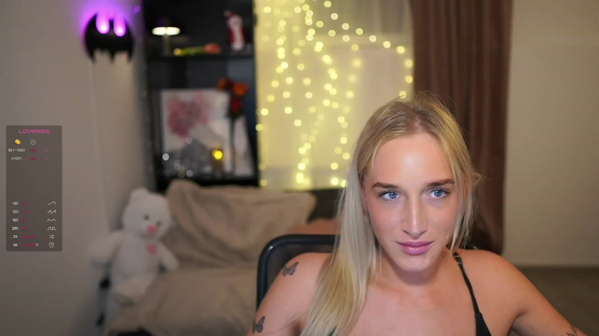 Gallery image thumbnail from NicoletteShea's myfreecams stream on, 12/18/2023, 23:00 image 5 of 20