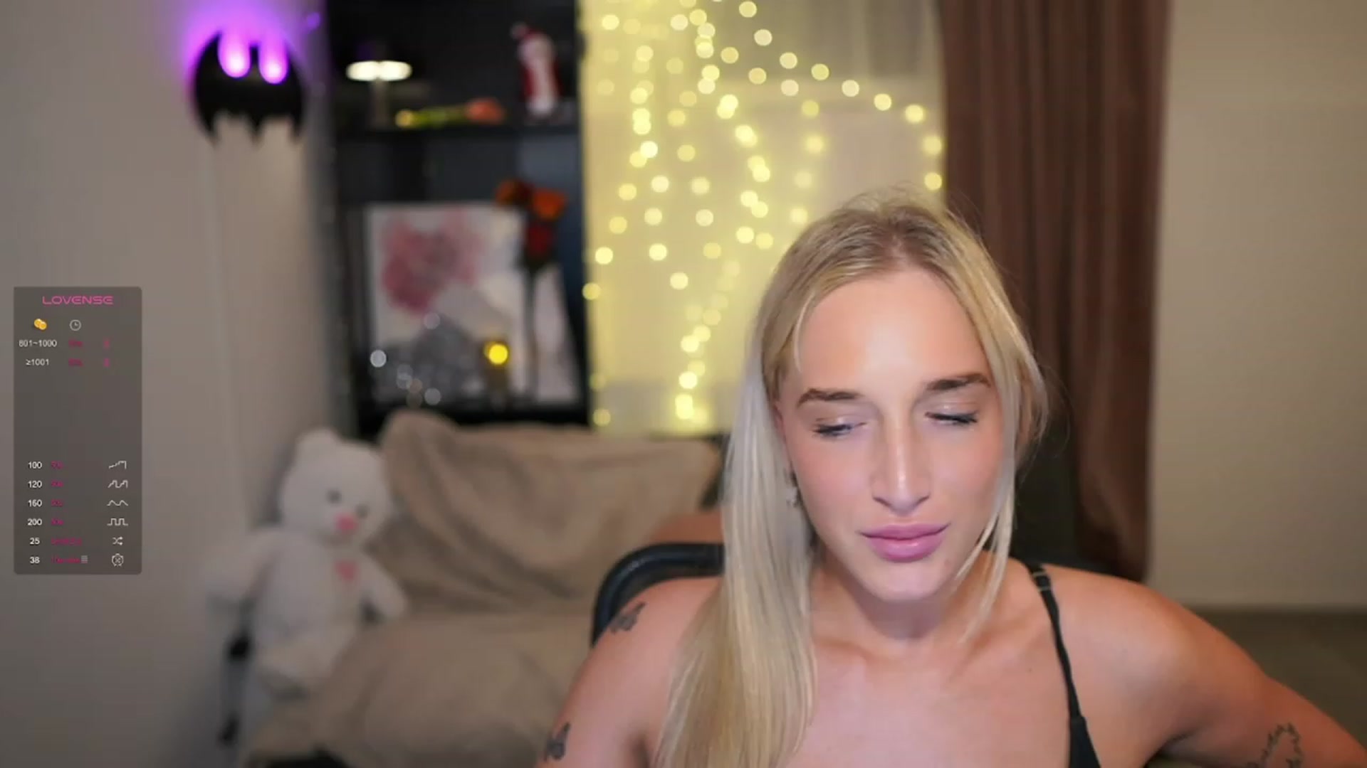 Gallery image thumbnail from NicoletteShea's myfreecams stream on, 12/18/2023, 23:00 image 2 of 20
