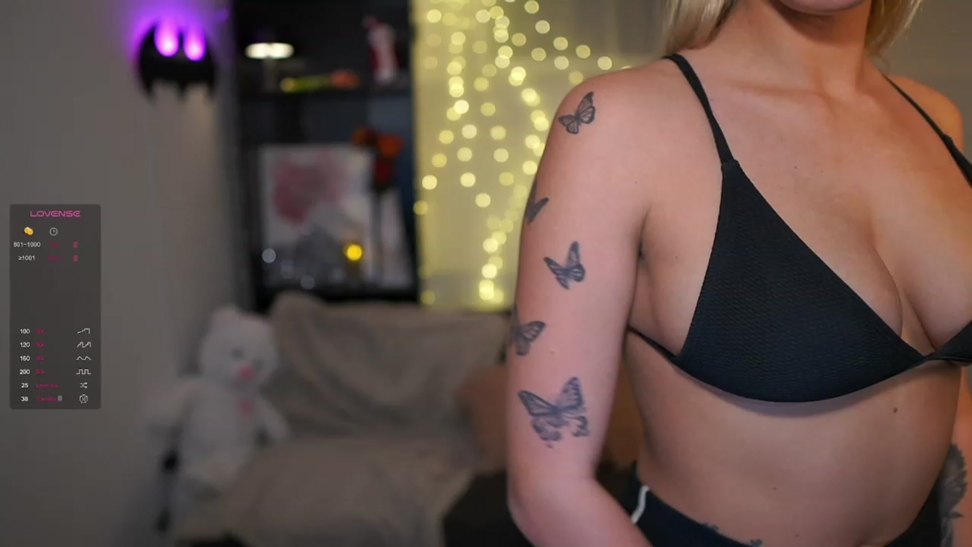 Gallery image thumbnail from NicoletteShea's myfreecams stream on, 12/18/2023, 23:00 image 11 of 20