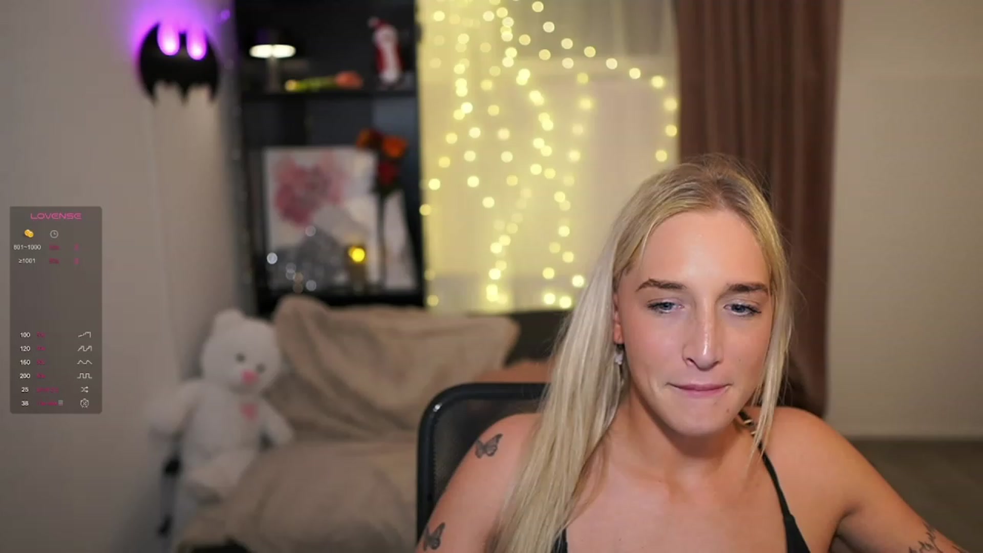 Gallery image thumbnail from NicoletteShea's myfreecams stream on, 12/18/2023, 23:00 image 8 of 20