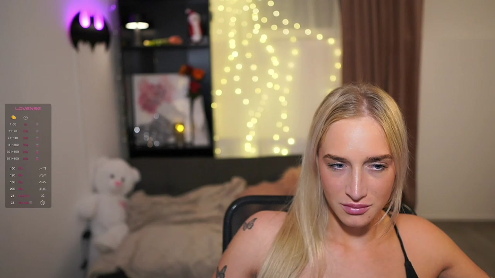 Gallery image thumbnail from NicoletteShea's myfreecams stream on, 12/19/2023, 24:20 image 5 of 20