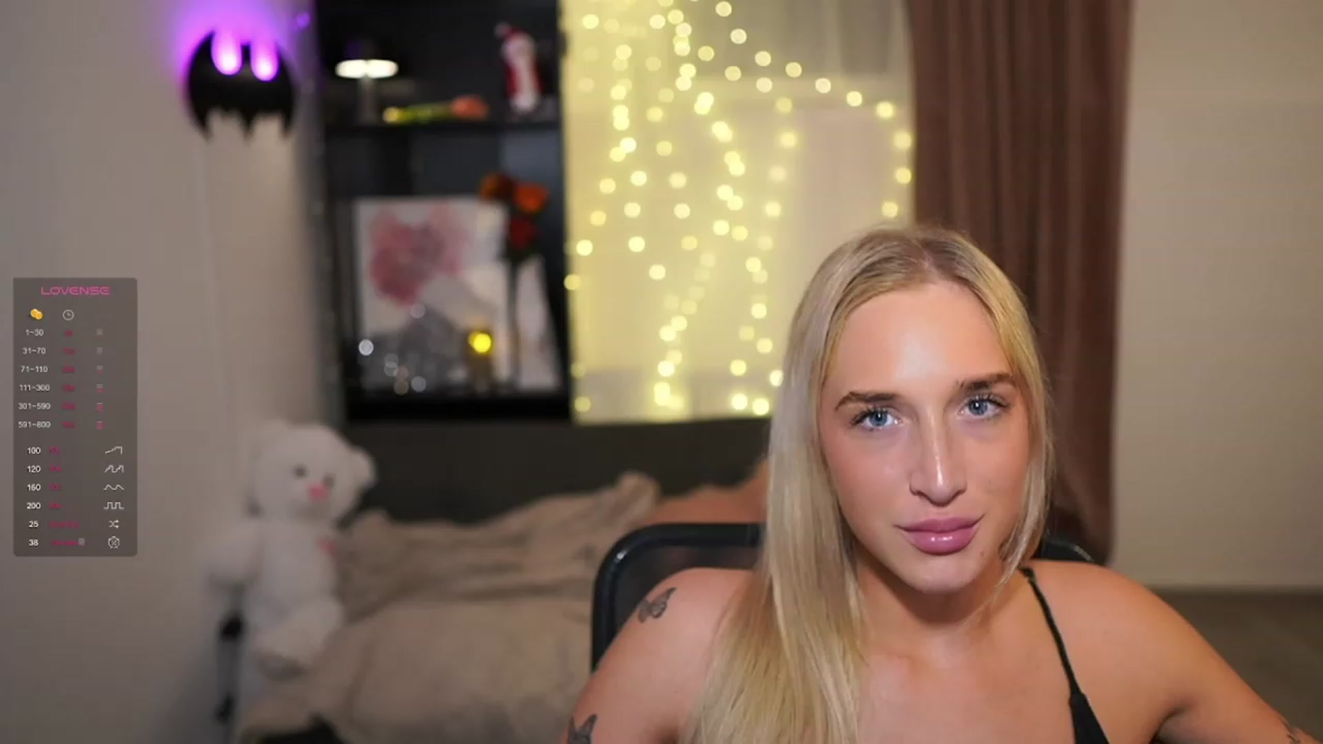 Gallery image thumbnail from NicoletteShea's myfreecams stream on, 12/19/2023, 24:20 image 9 of 20