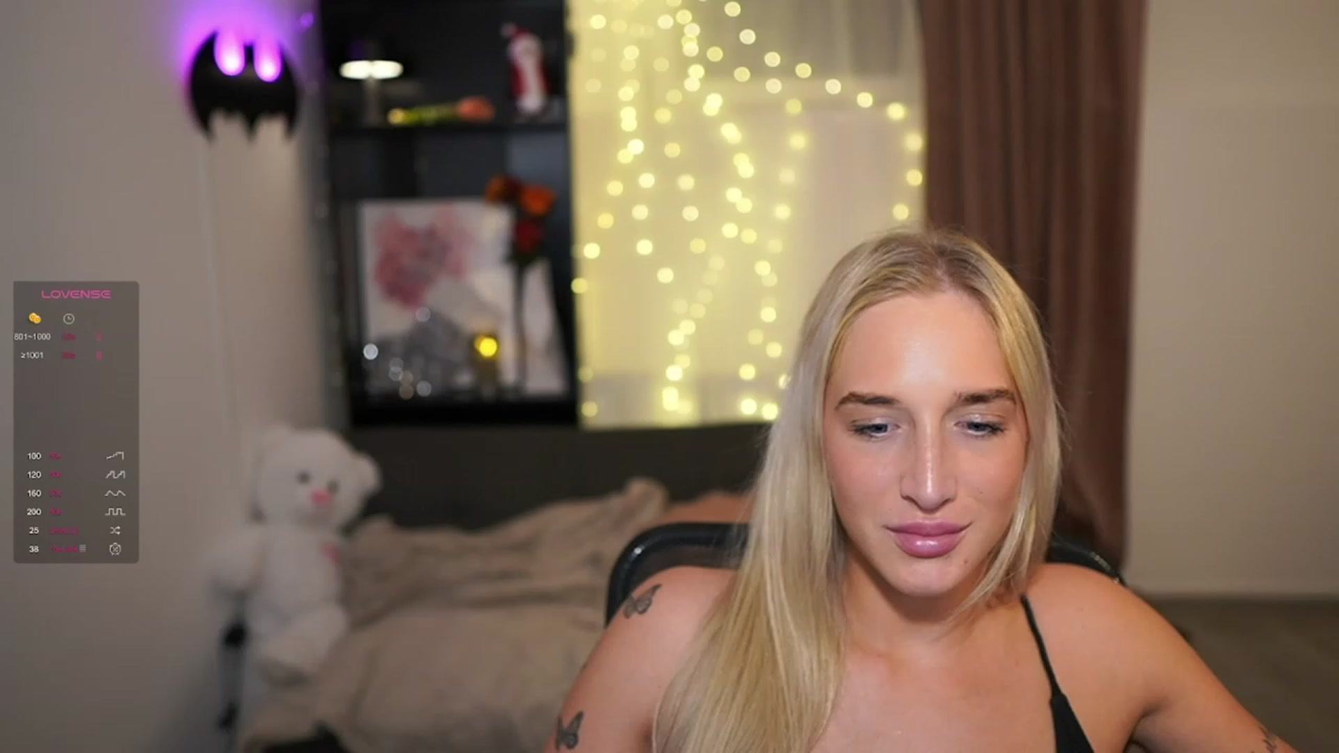 Gallery image thumbnail from NicoletteShea's myfreecams stream on, 12/19/2023, 24:20 image 12 of 20