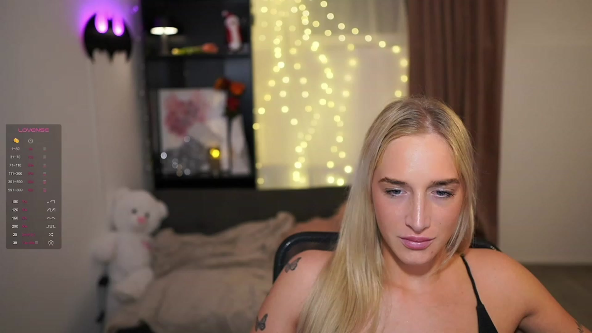 Gallery image thumbnail from NicoletteShea's myfreecams stream on, 12/19/2023, 24:20 image 10 of 20