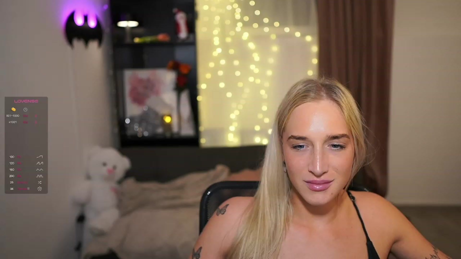 Gallery image thumbnail from NicoletteShea's myfreecams stream on, 12/19/2023, 01:09 image 3 of 20