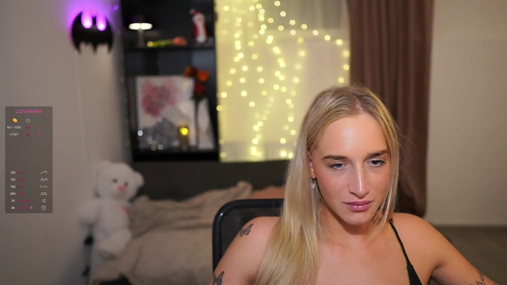 Gallery image thumbnail from NicoletteShea's myfreecams stream on, 12/19/2023, 01:09 image 5 of 20