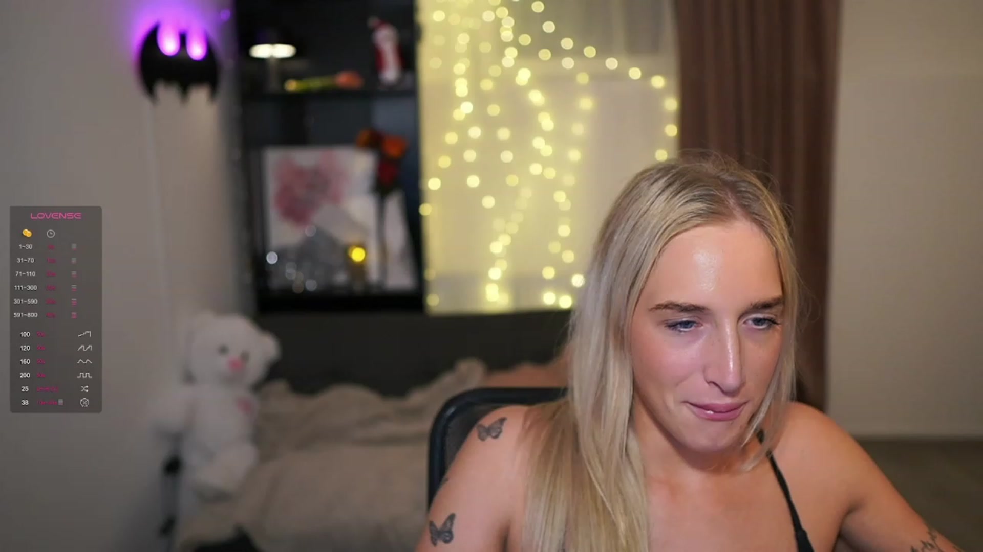 Gallery image thumbnail from NicoletteShea's myfreecams stream on, 12/19/2023, 01:09 image 19 of 20