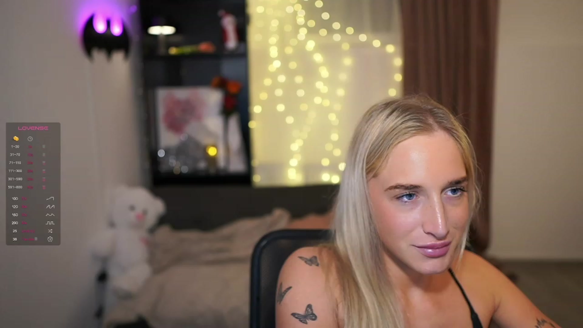 Gallery image thumbnail from NicoletteShea's myfreecams stream on, 12/19/2023, 01:09 image 8 of 20