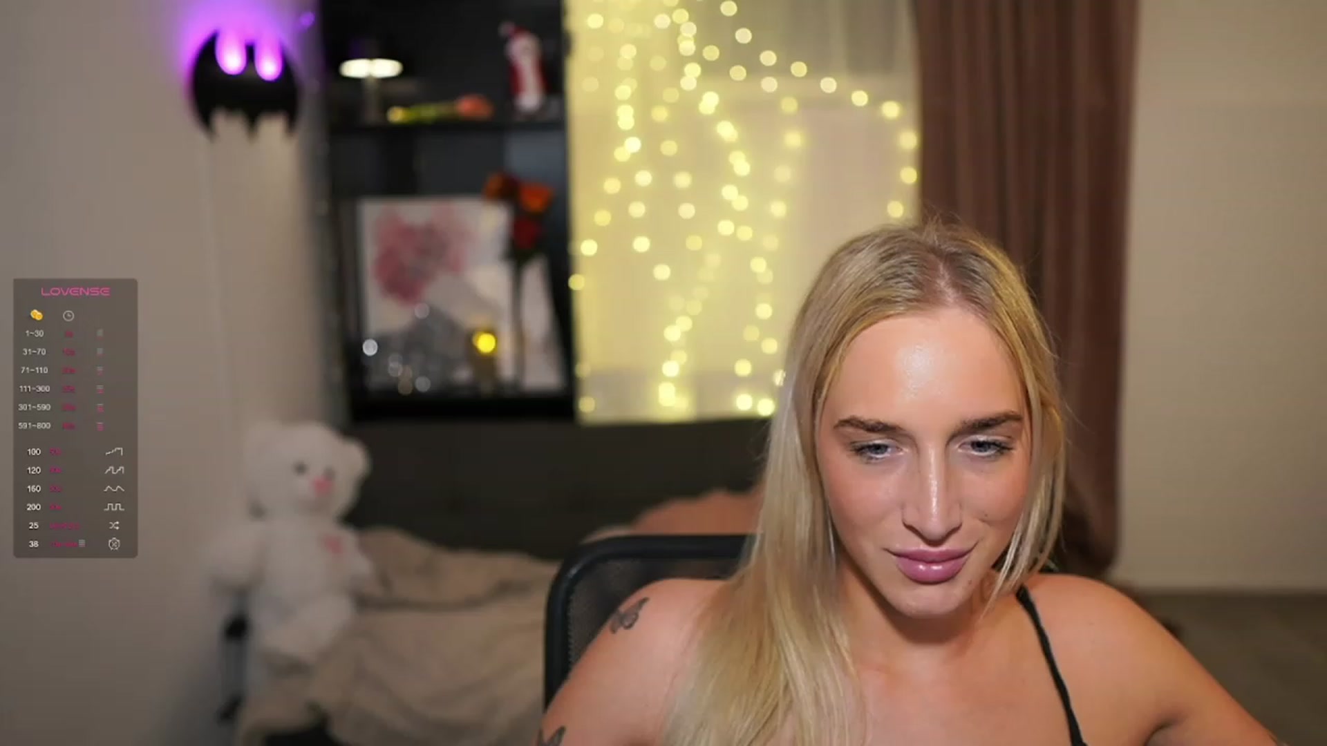 Gallery image thumbnail from NicoletteShea's myfreecams stream on, 12/19/2023, 01:57 image 7 of 20