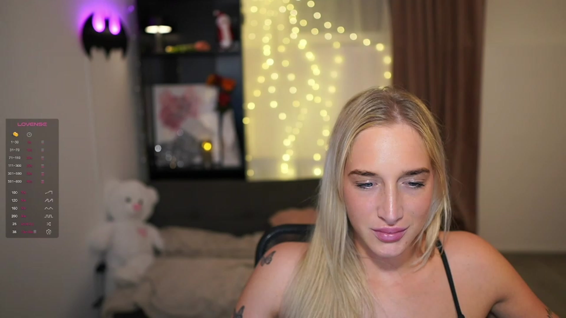 Gallery image thumbnail from NicoletteShea's myfreecams stream on, 12/19/2023, 03:01 image 20 of 20