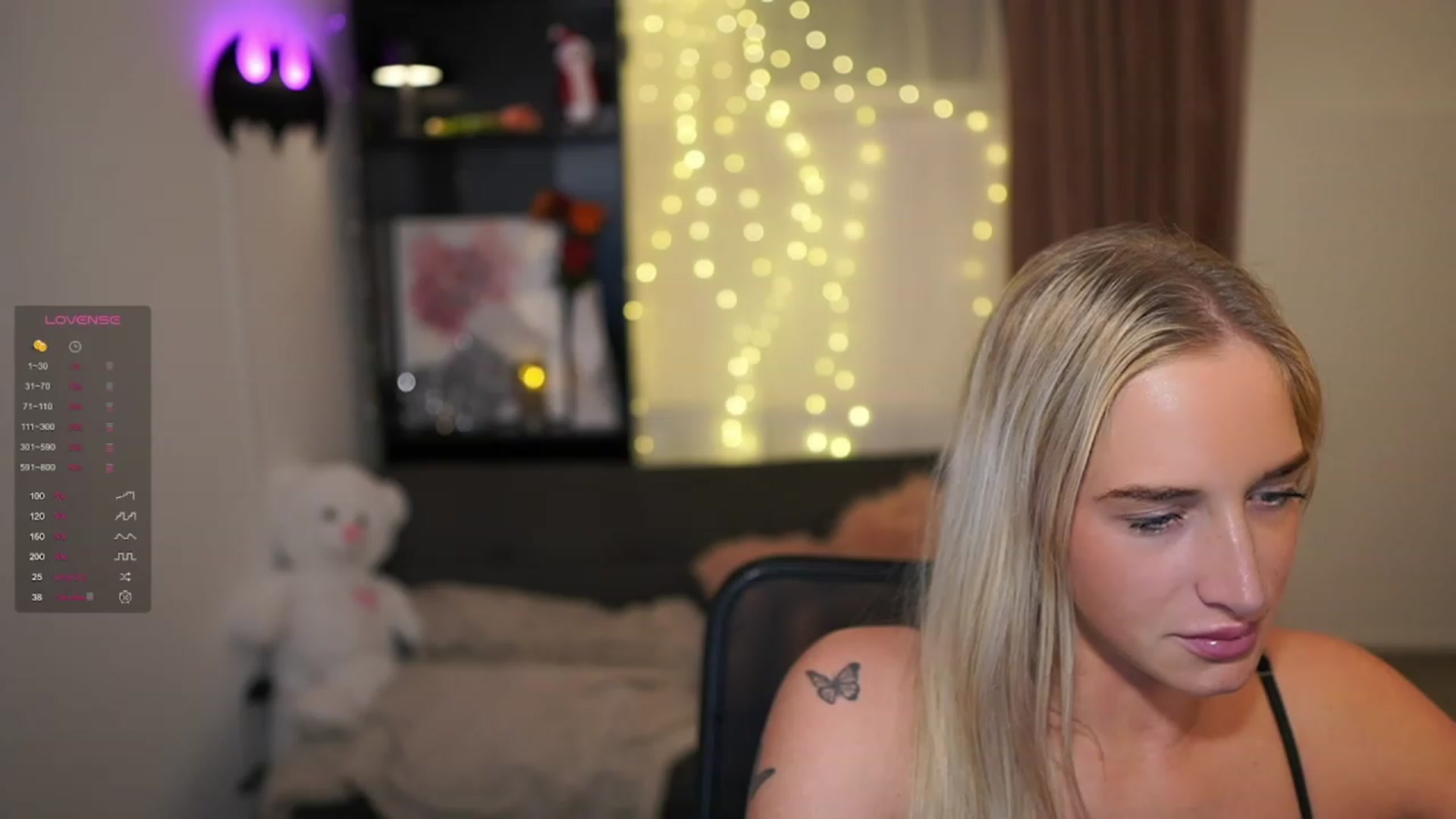 Gallery image thumbnail from NicoletteShea's myfreecams stream on, 12/19/2023, 03:01 image 15 of 20