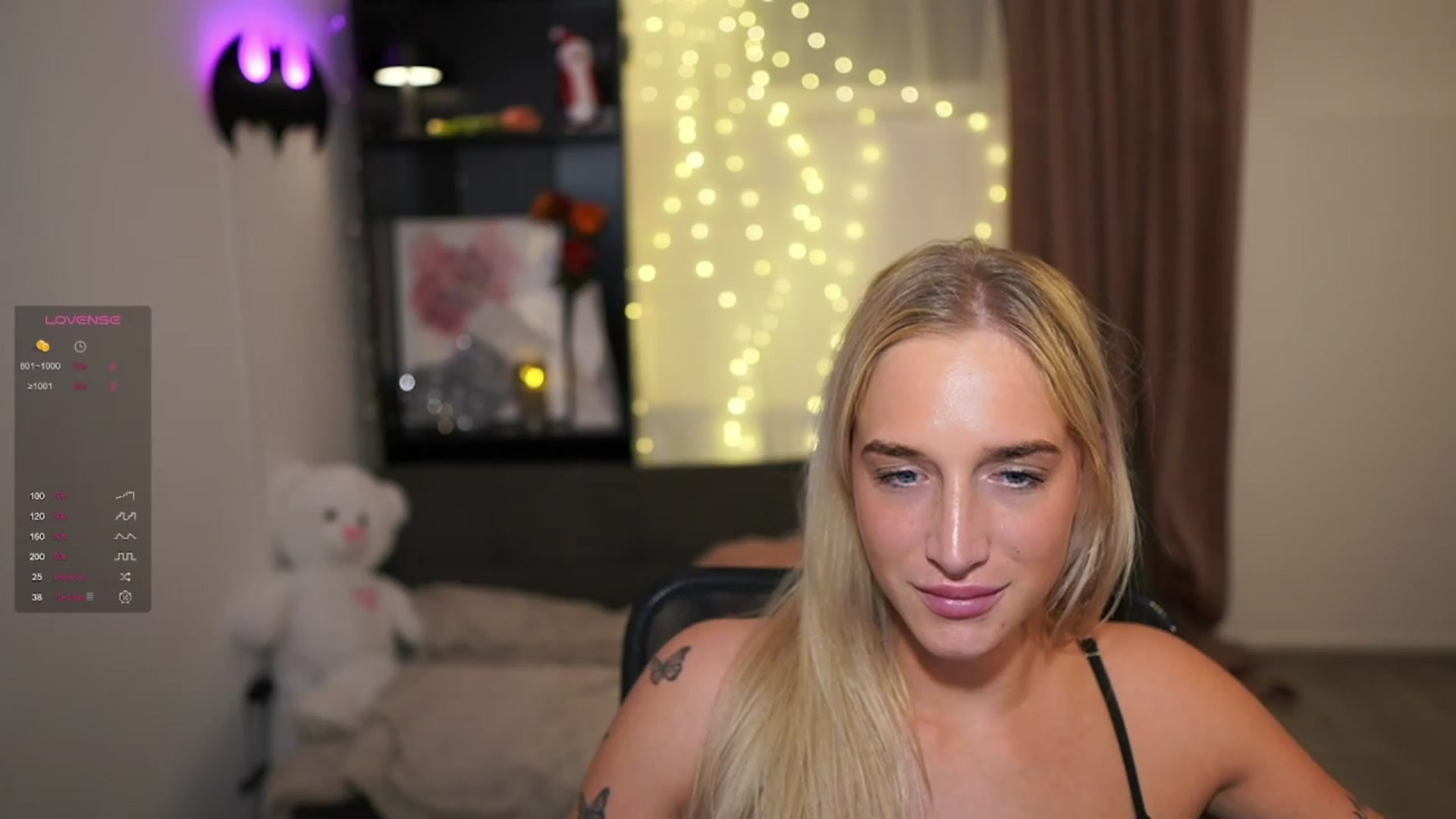 Gallery image thumbnail from NicoletteShea's myfreecams stream on, 12/19/2023, 03:01 image 9 of 20