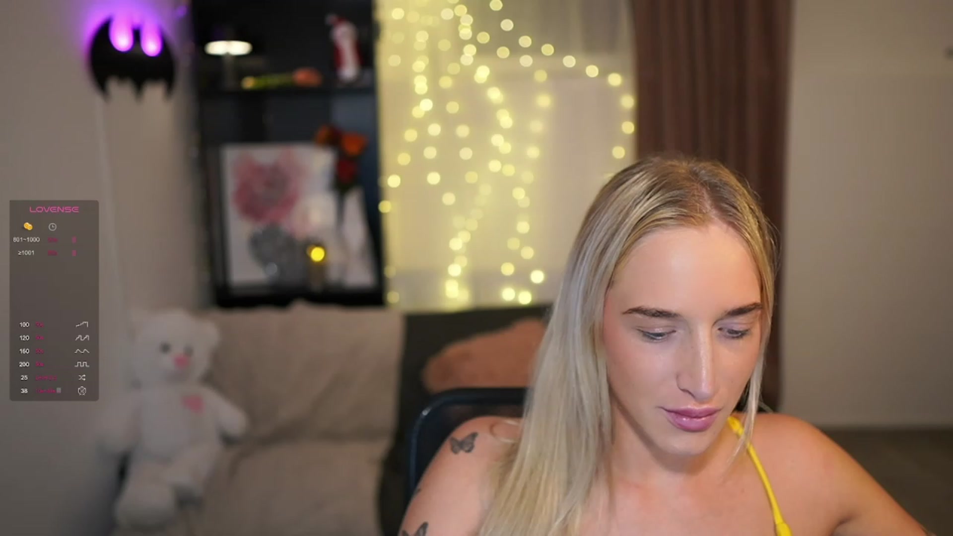 Gallery image thumbnail from NicoletteShea's myfreecams stream on, 12/19/2023, 22:40 image 19 of 20