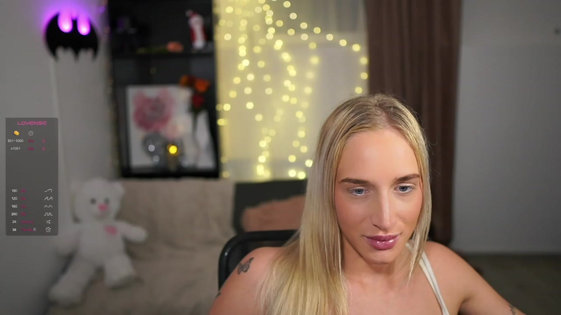 Gallery image thumbnail from NicoletteShea's myfreecams stream on, 12/20/2023, 19:58 image 2 of 20
