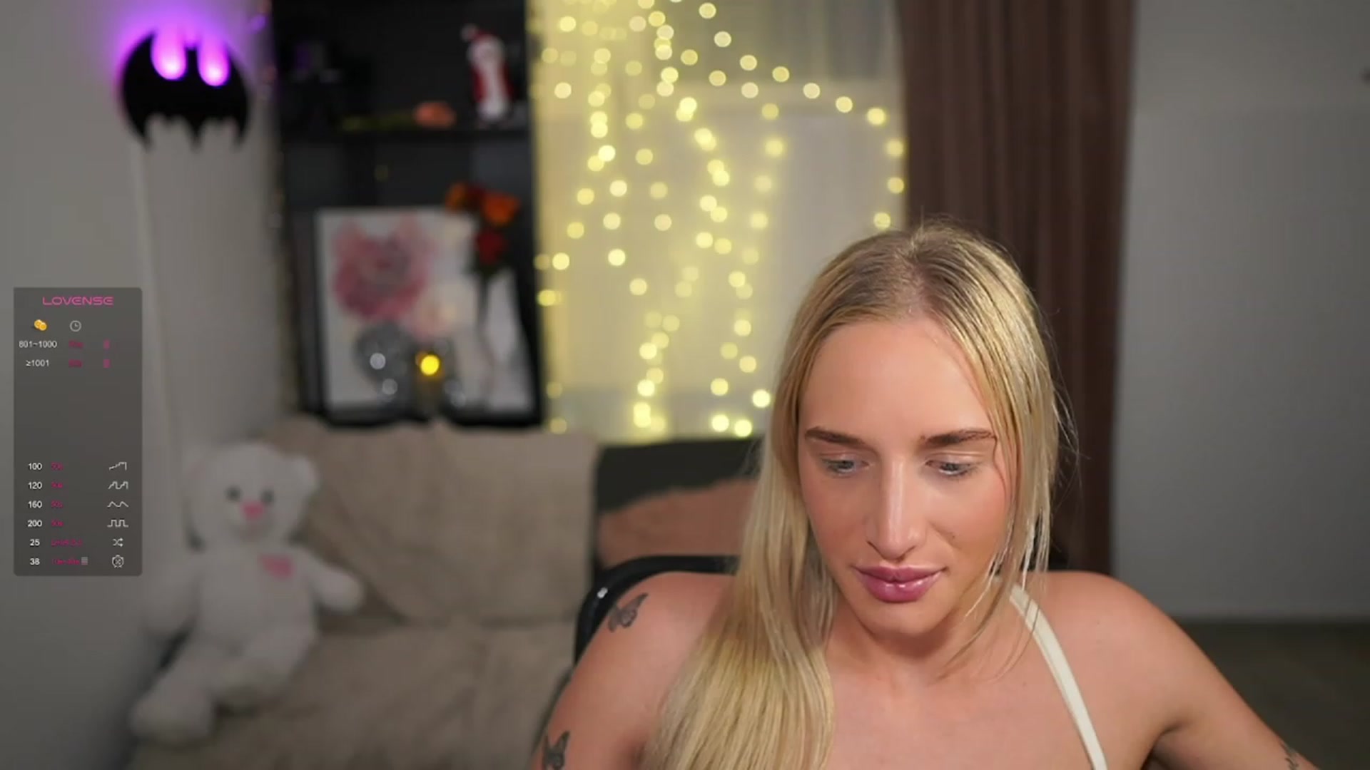 Gallery image thumbnail from NicoletteShea's myfreecams stream on, 12/20/2023, 19:58 image 20 of 20