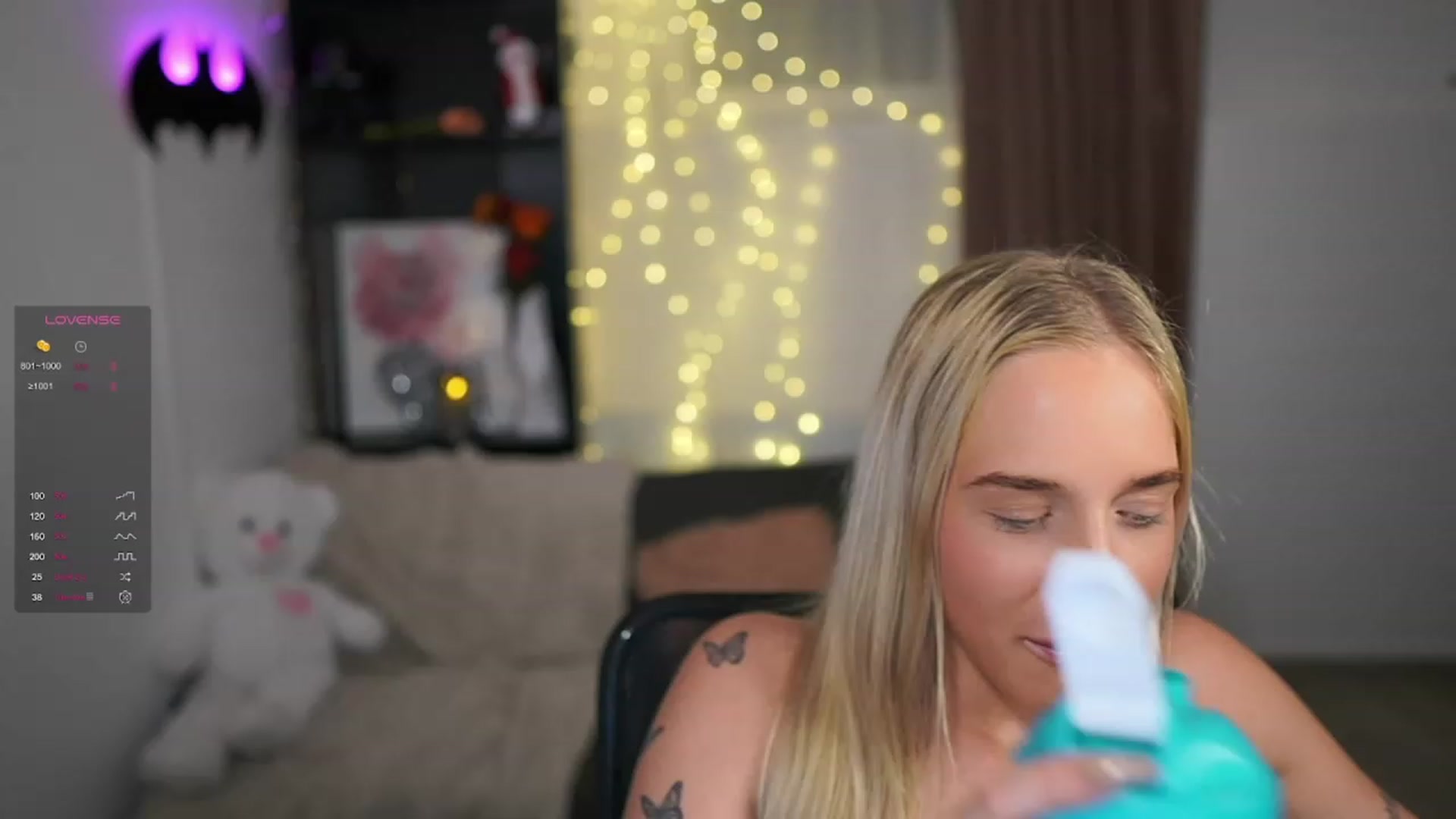 Gallery image thumbnail from NicoletteShea's myfreecams stream on, 12/20/2023, 21:05 image 12 of 20