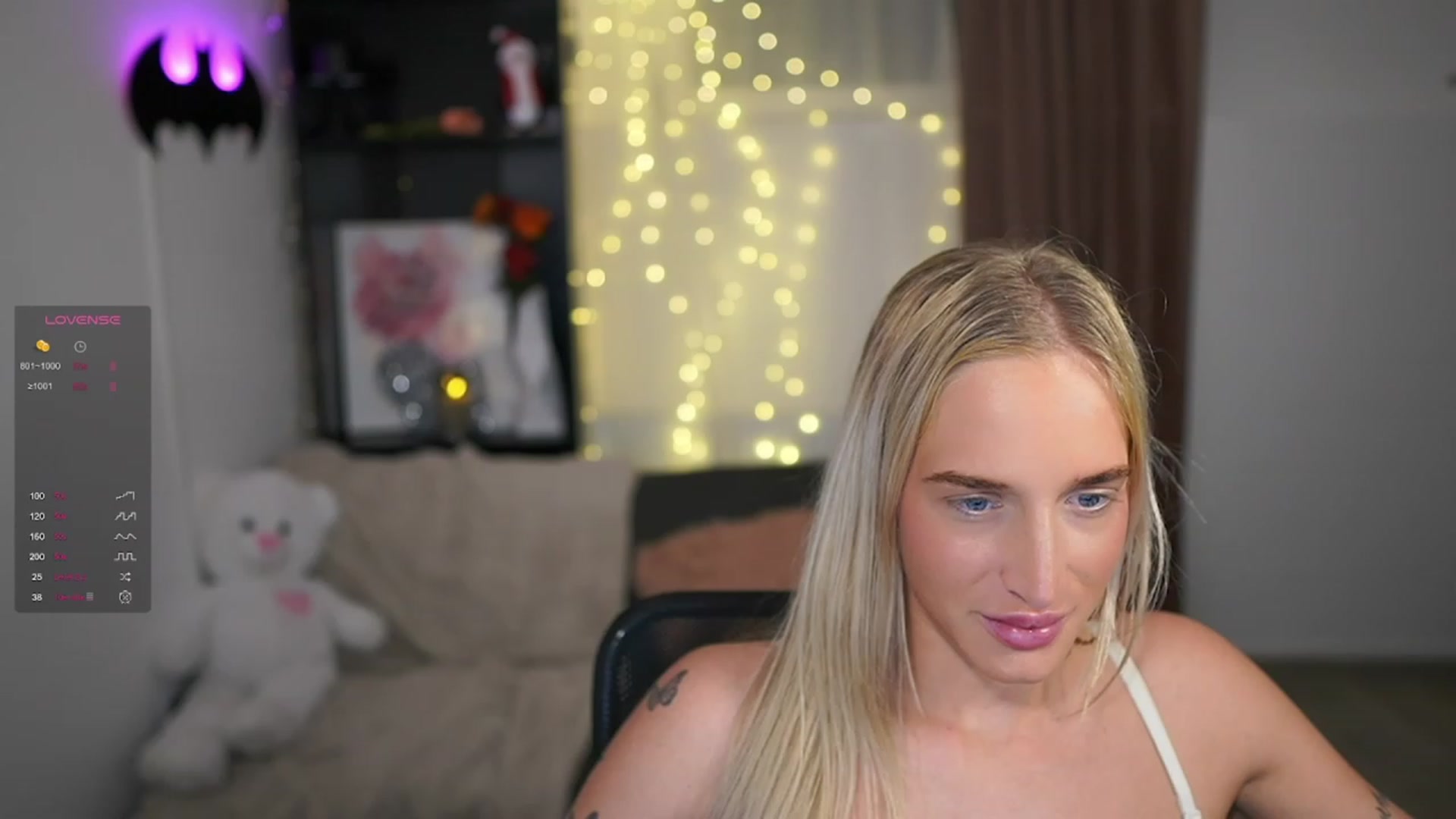 Gallery image thumbnail from NicoletteShea's myfreecams stream on, 12/20/2023, 21:05 image 15 of 20