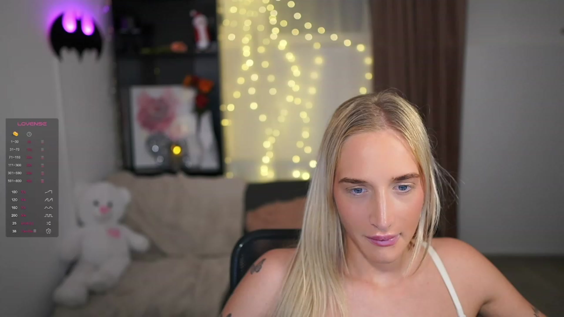 Gallery image thumbnail from NicoletteShea's myfreecams stream on, 12/20/2023, 21:05 image 14 of 20