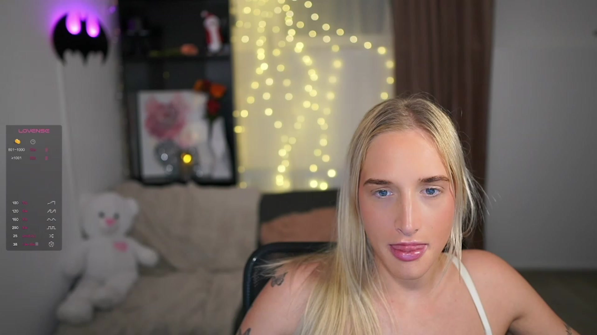 Gallery image thumbnail from NicoletteShea's myfreecams stream on, 12/20/2023, 21:05 image 8 of 20