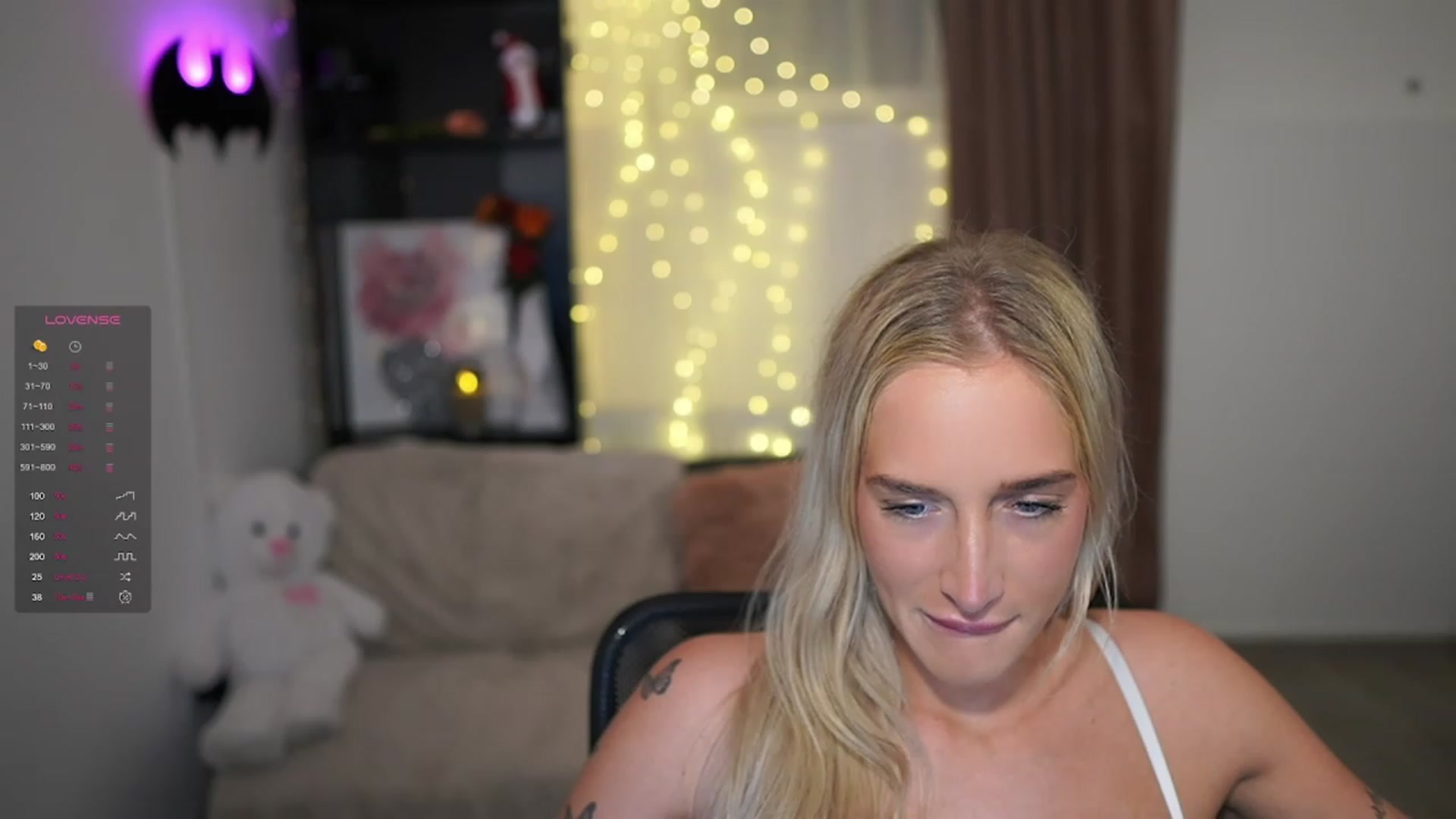 Gallery image thumbnail from NicoletteShea's myfreecams stream on, 12/23/2023, 10:26 image 19 of 20