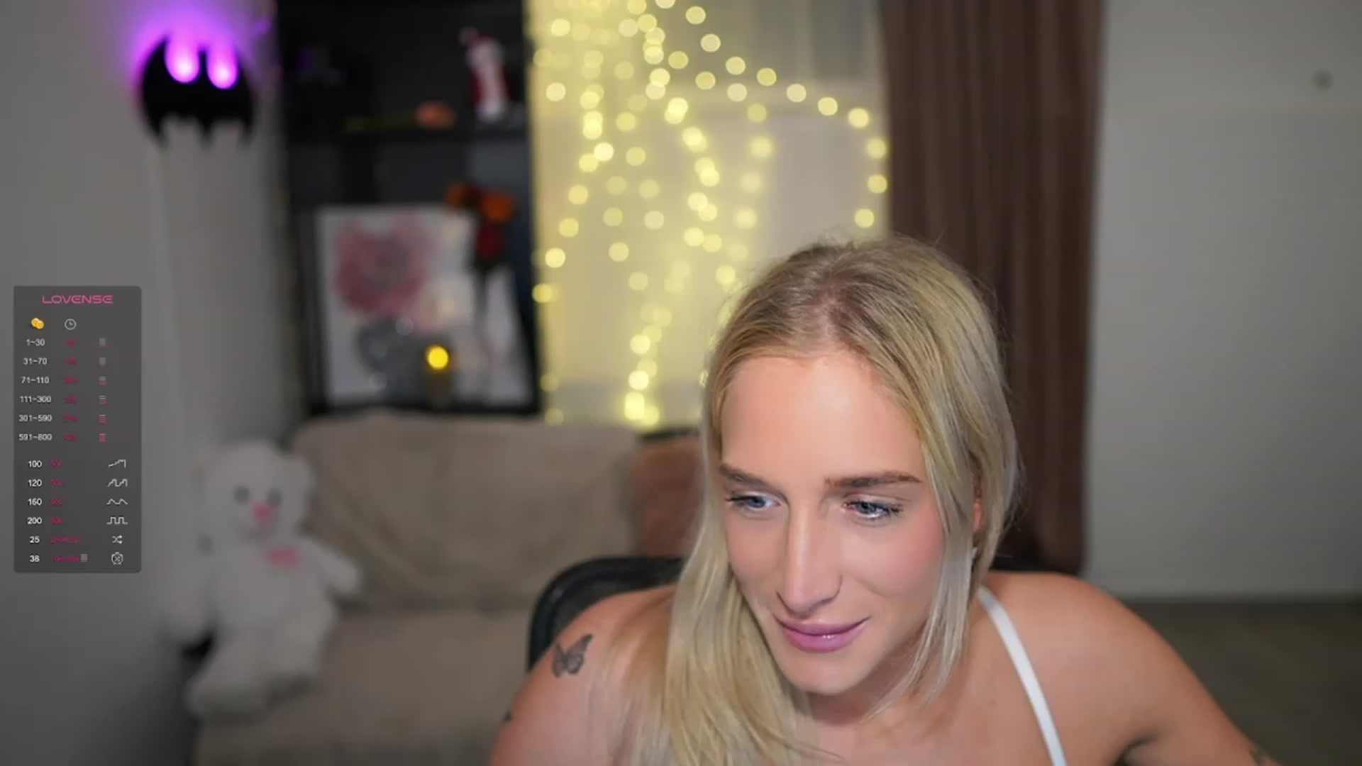Gallery image thumbnail from NicoletteShea's myfreecams stream on, 12/23/2023, 10:26 image 17 of 20