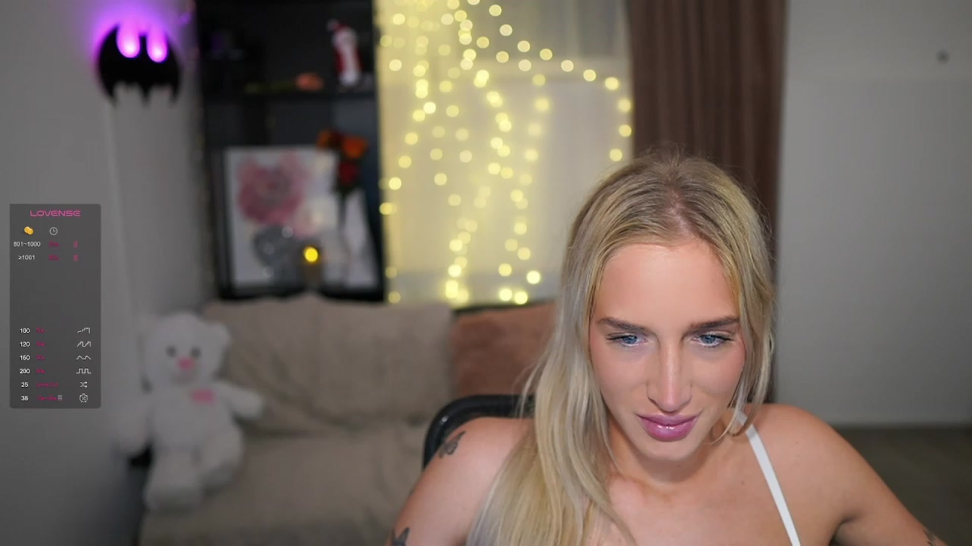 Gallery image thumbnail from NicoletteShea's myfreecams stream on, 12/23/2023, 10:26 image 7 of 20