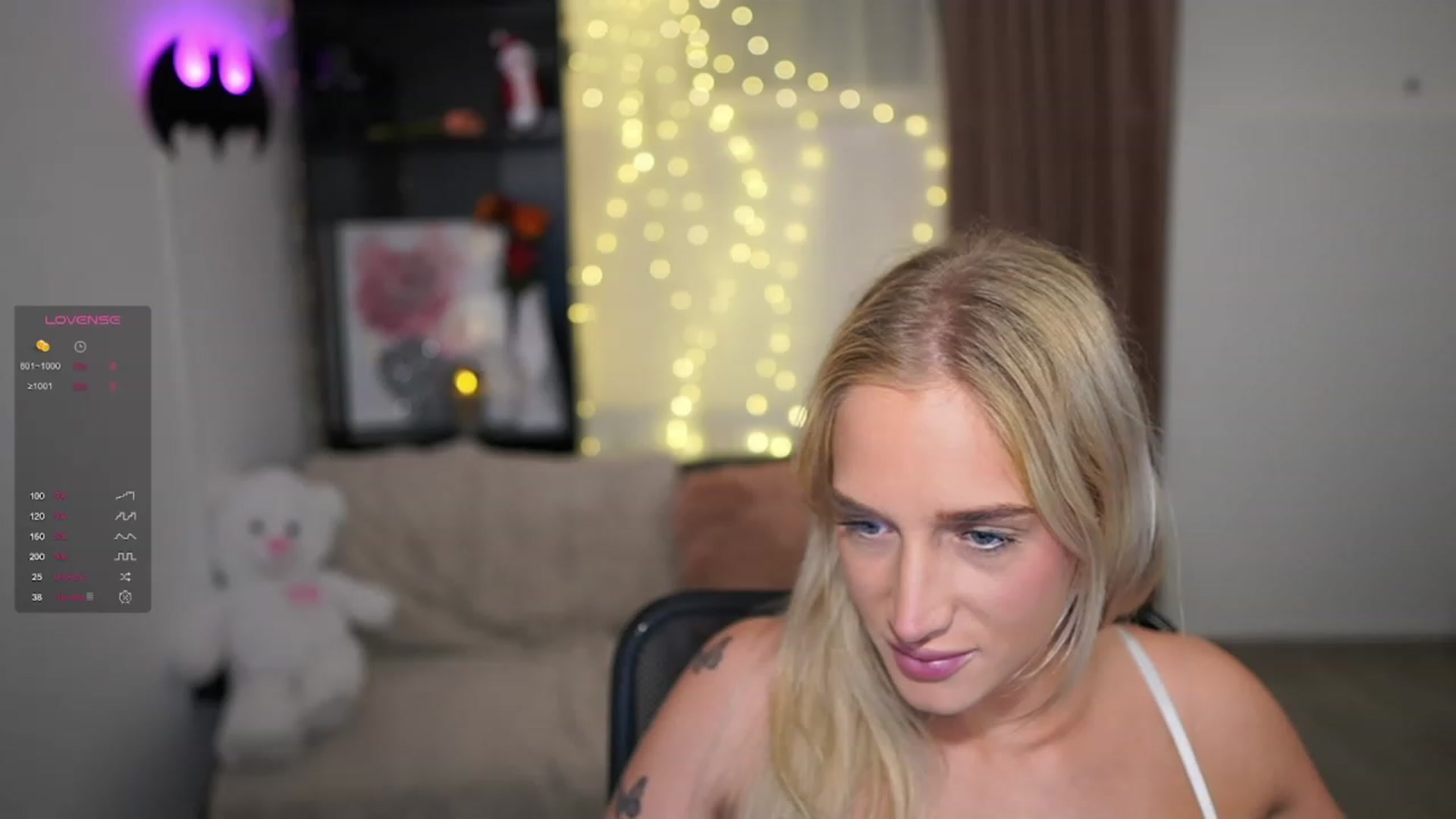 Gallery image thumbnail from NicoletteShea's myfreecams stream on, 12/23/2023, 10:26 image 6 of 20