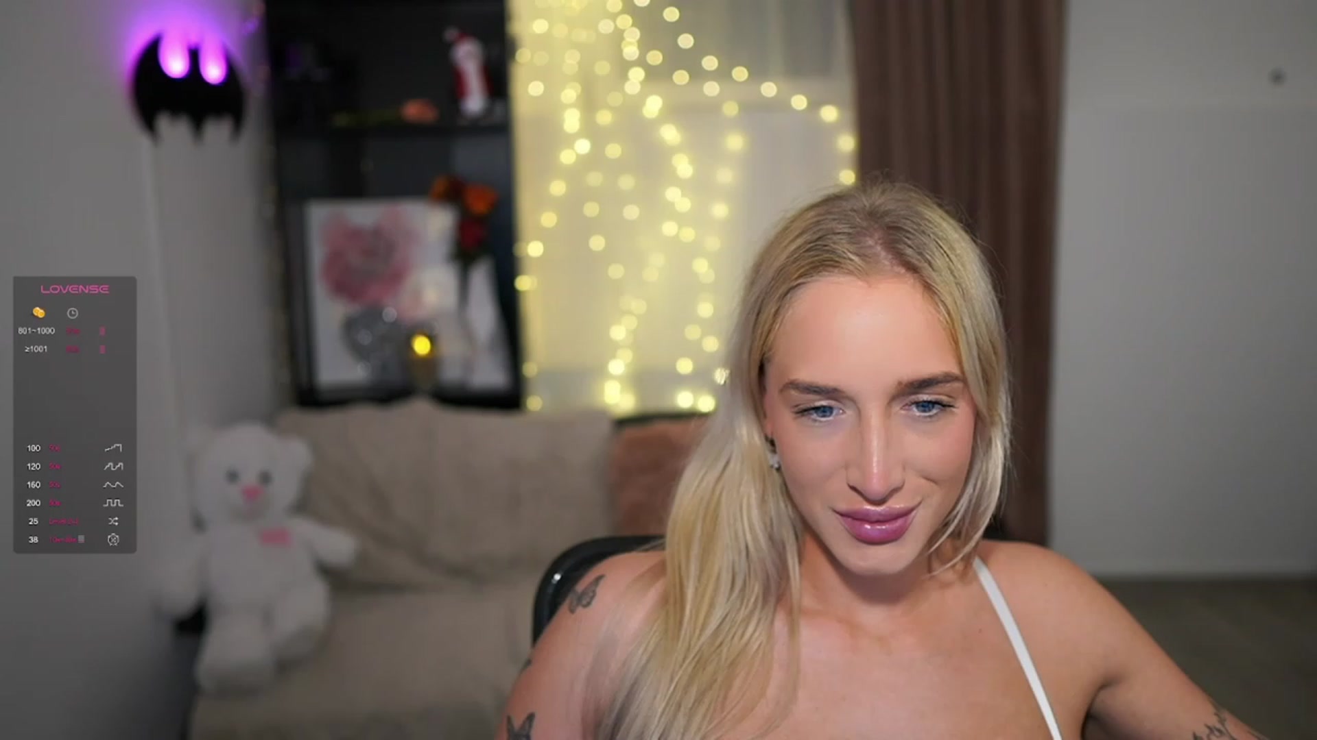 Gallery image thumbnail from NicoletteShea's myfreecams stream on, 12/23/2023, 10:26 image 4 of 20