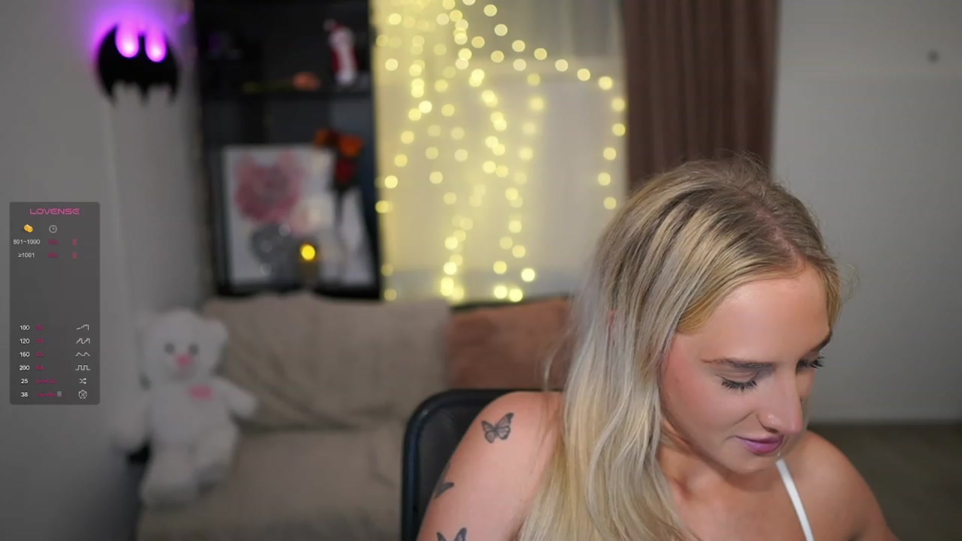 Gallery image thumbnail from NicoletteShea's myfreecams stream on, 12/23/2023, 10:26 image 12 of 20