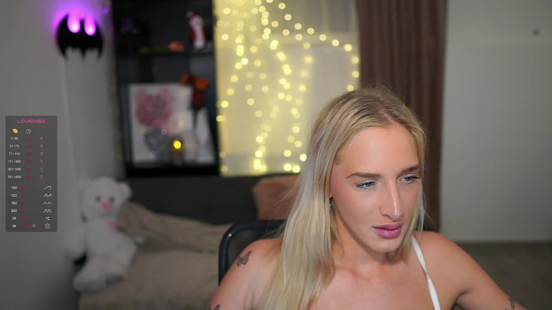 Gallery image thumbnail from NicoletteShea's myfreecams stream on, 12/23/2023, 11:44 image 3 of 20