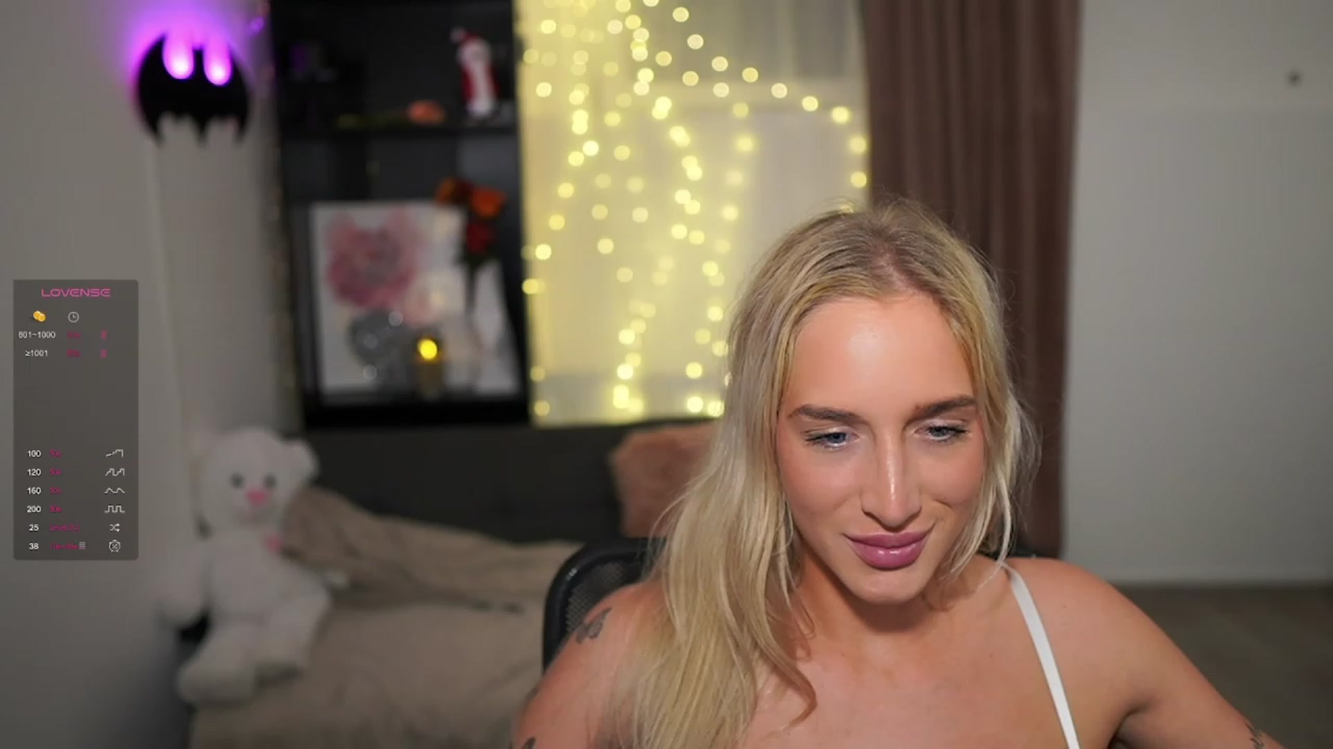 Gallery image thumbnail from NicoletteShea's myfreecams stream on, 12/23/2023, 11:44 image 4 of 20