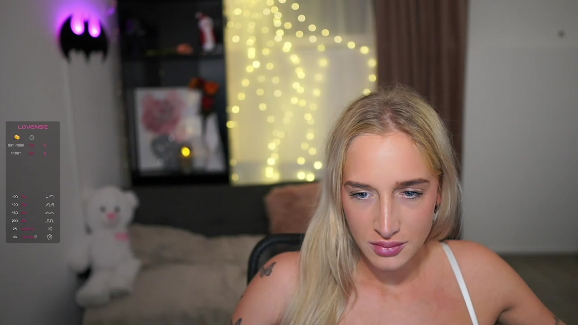 Gallery image thumbnail from NicoletteShea's myfreecams stream on, 12/23/2023, 11:44 image 18 of 20