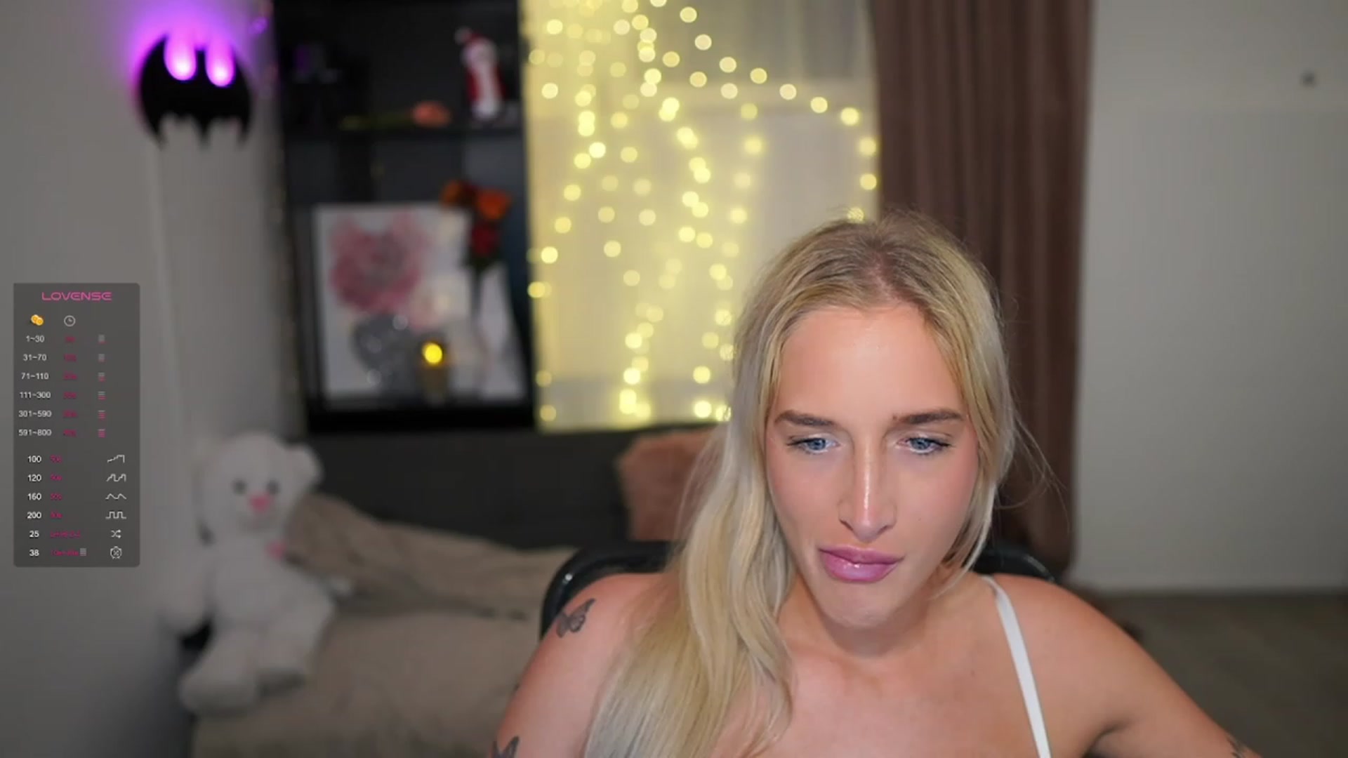 Gallery image thumbnail from NicoletteShea's myfreecams stream on, 12/23/2023, 11:44 image 6 of 20