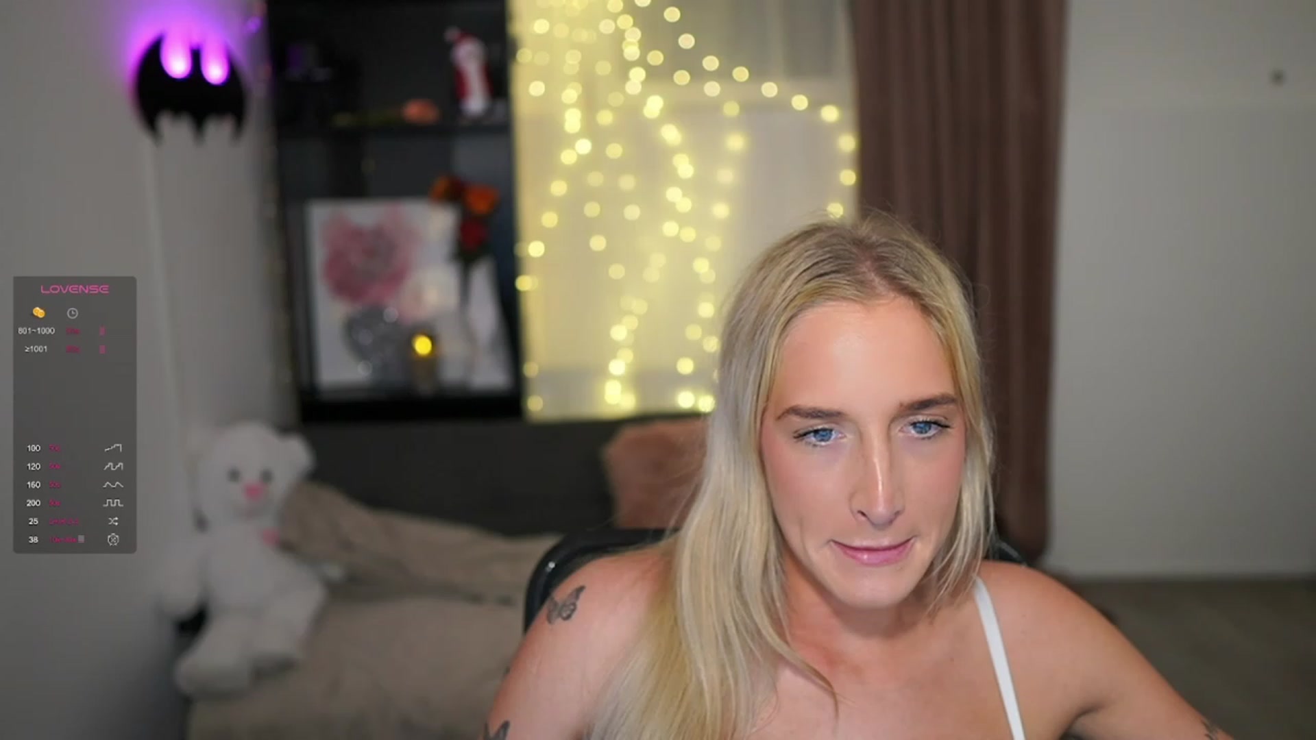 Gallery image thumbnail from NicoletteShea's myfreecams stream on, 12/23/2023, 11:44 image 9 of 20