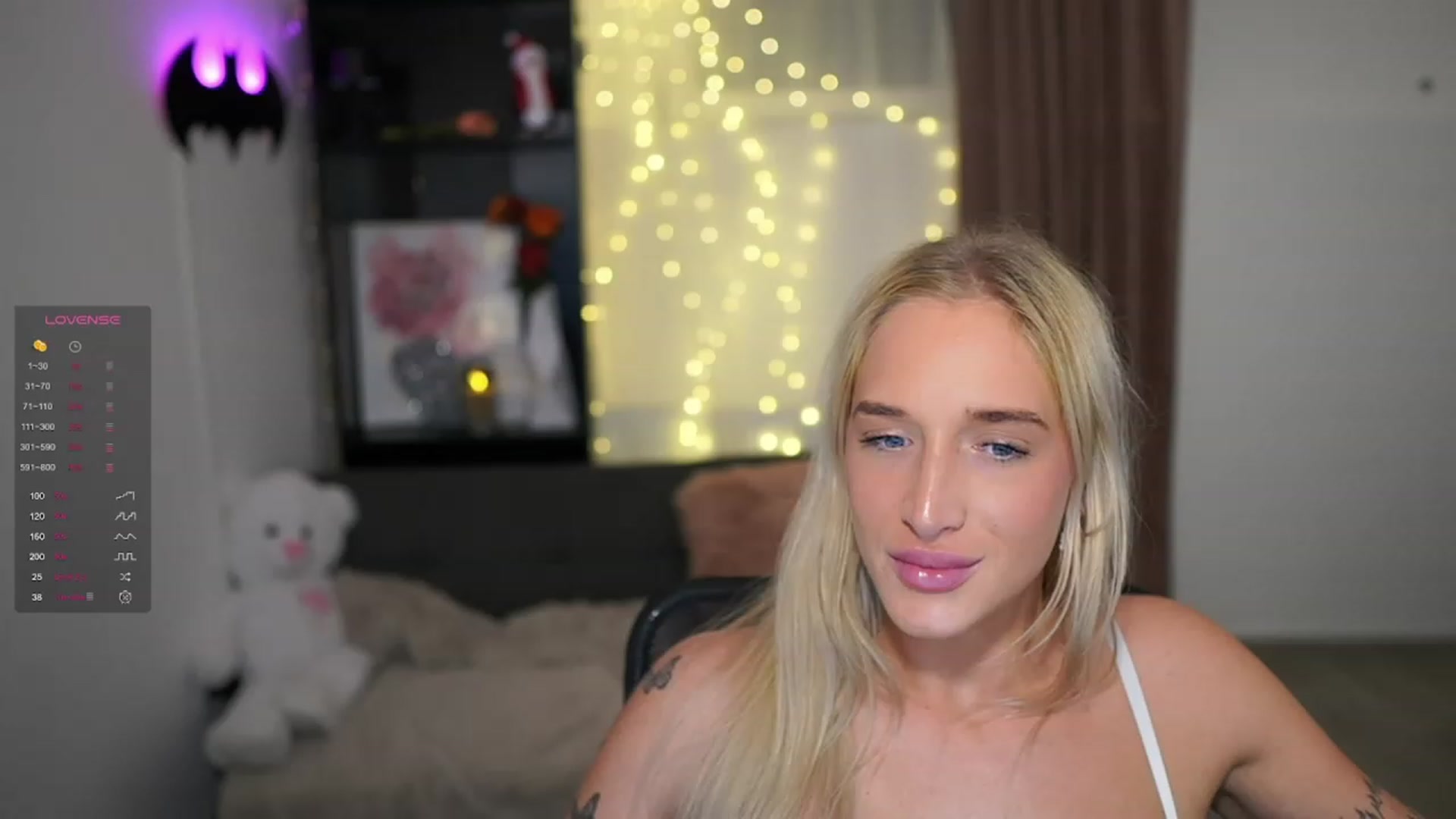 Gallery image thumbnail from NicoletteShea's myfreecams stream on, 12/23/2023, 13:01 image 2 of 20